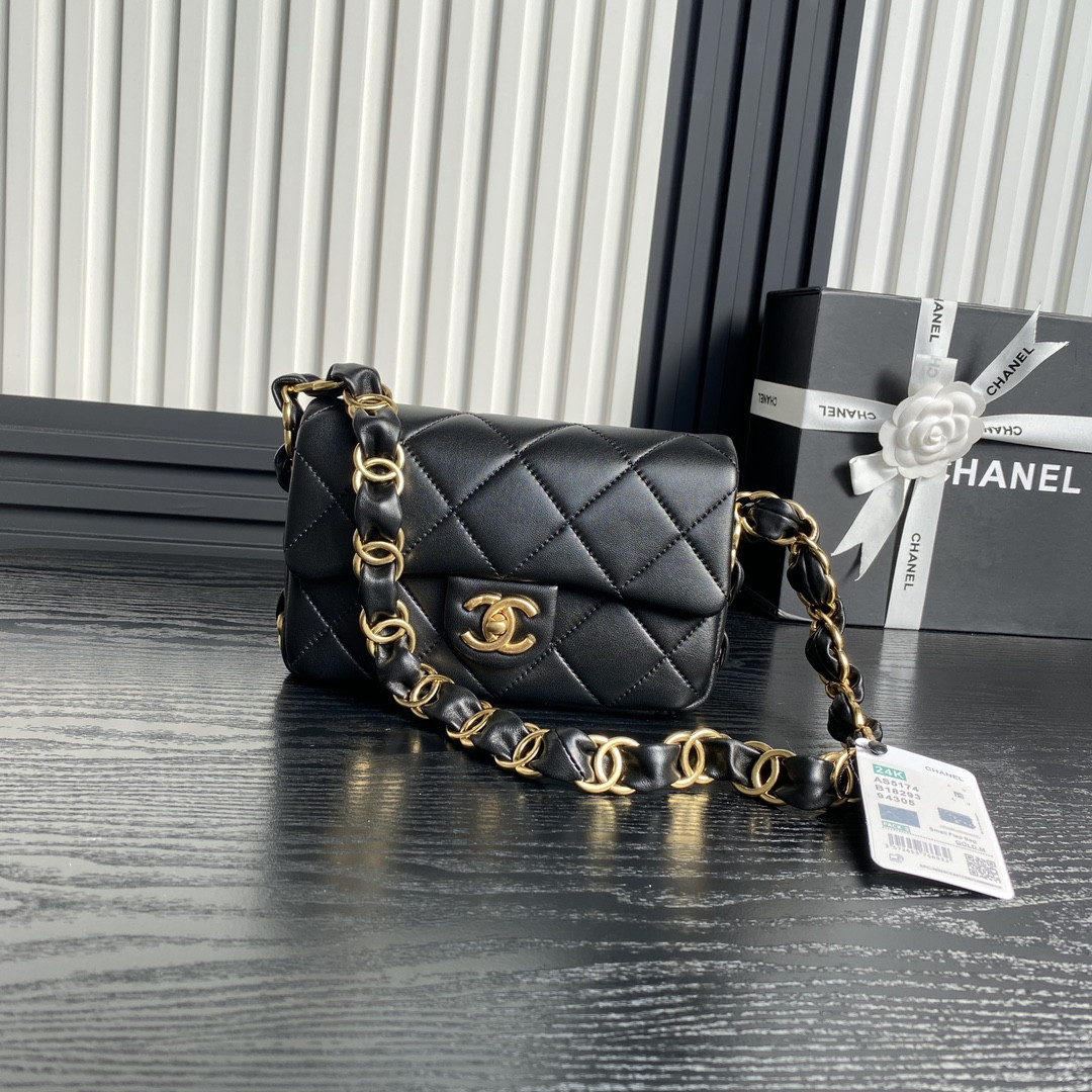 Ch**el FALL-WINTER 2024-25 SMALL FLAP BAG 13x21x7cm