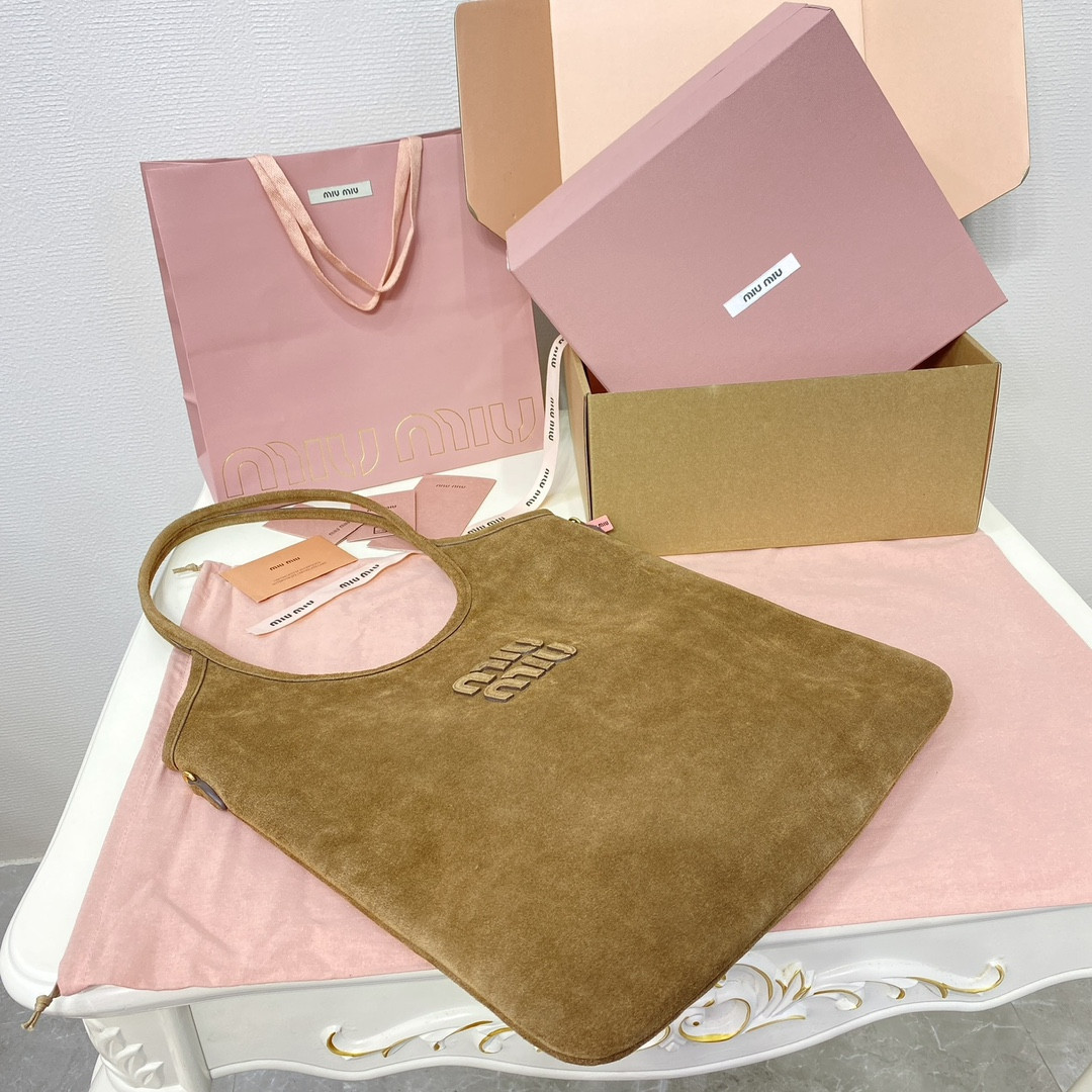 M1v M1v ivy suede bag 40x35cm