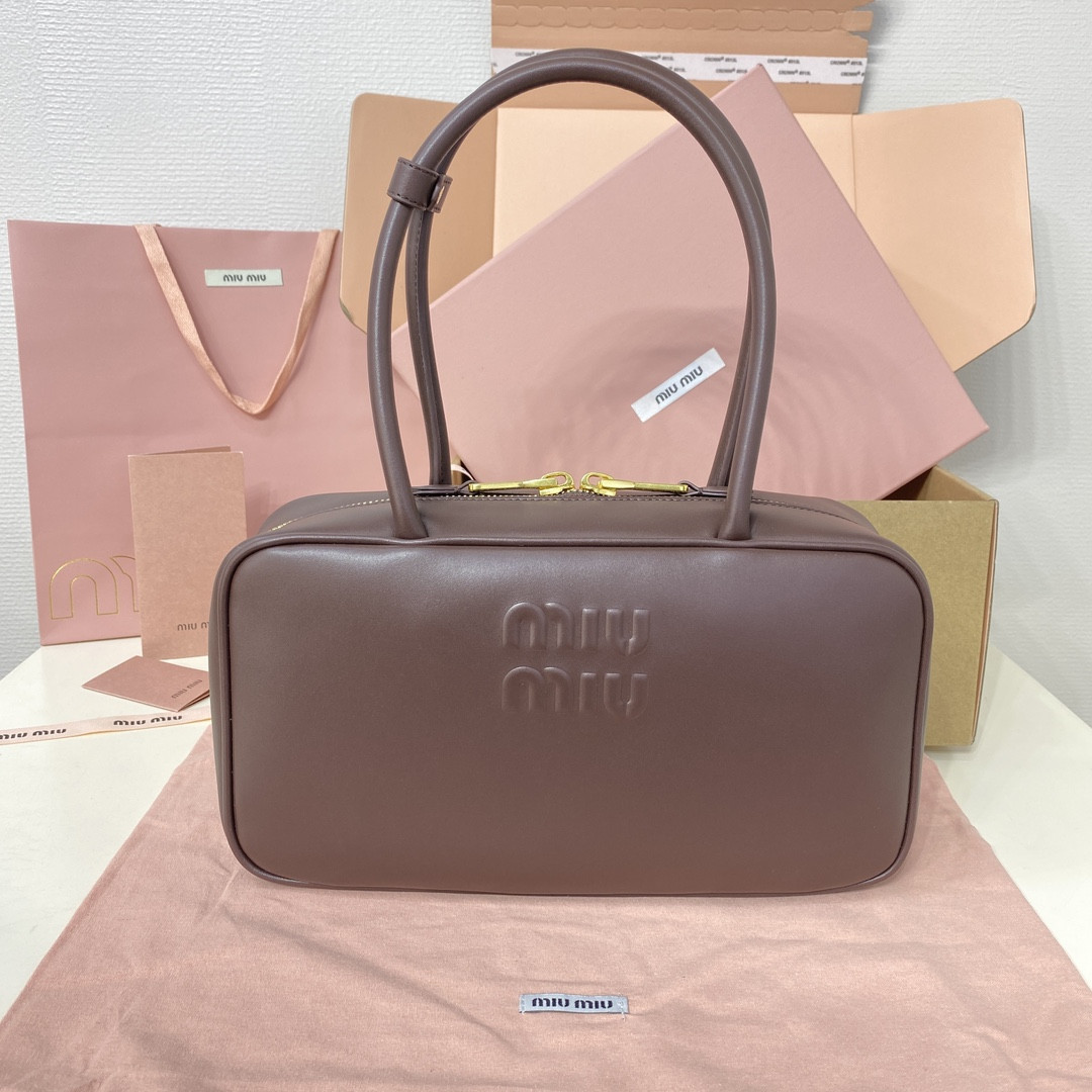 M1v M1v beau naplak leather bag 29x17x9cm
