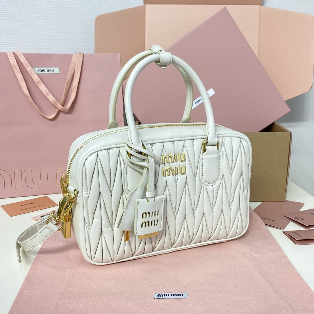 M1v M1v arcadie matelassé nappa leather bag 24x16x7.5cm