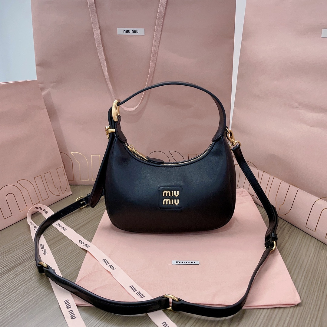 M1v M1v hobo bag 20x17x6cm