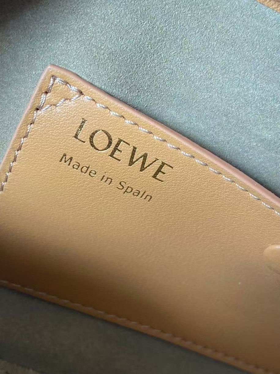 L0ew* Amazona 23 Cropped bag in nappa calfskin 23x11x10cm