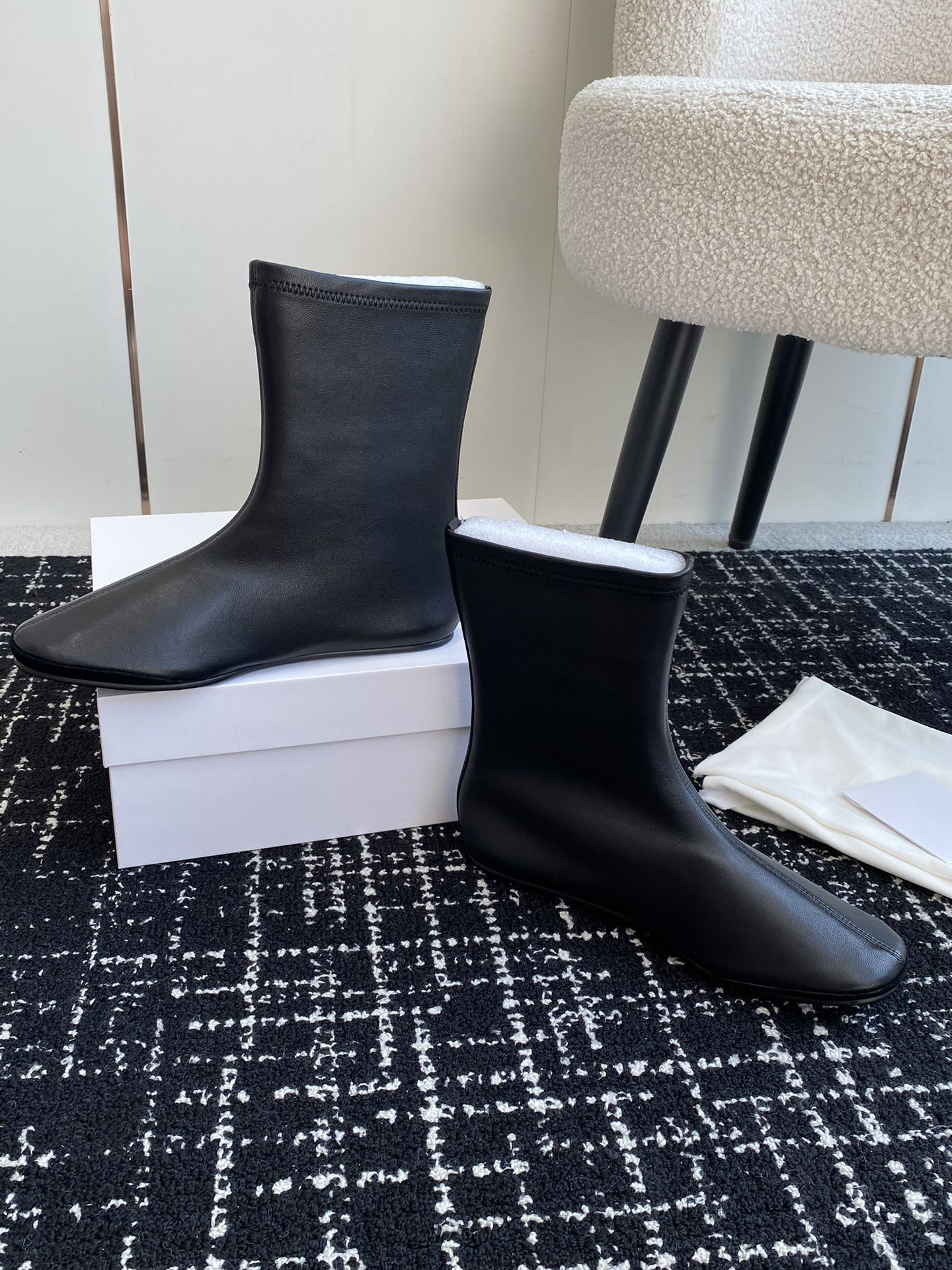 UA The R0w Boot