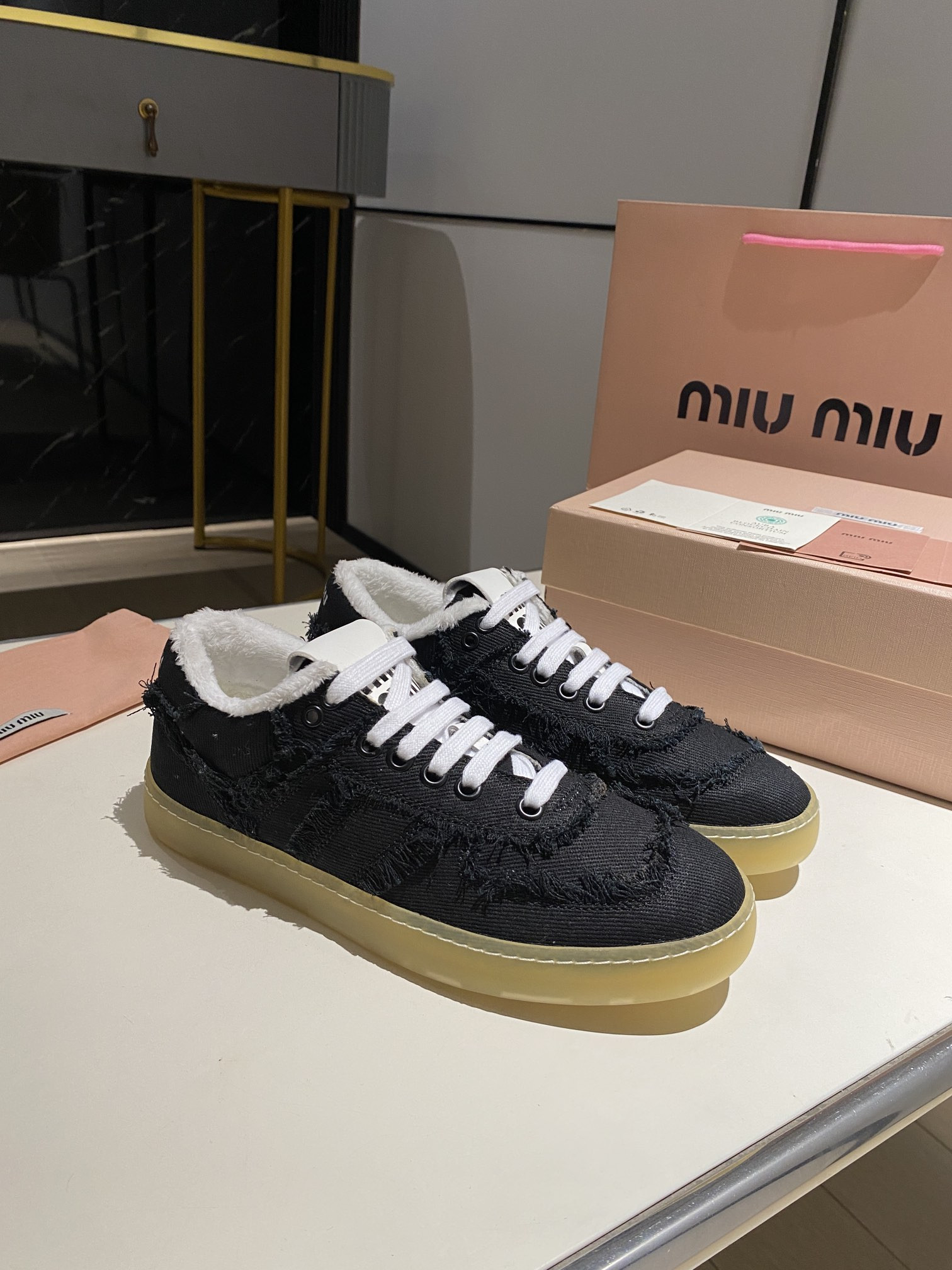 ua M1v M1v sneakers