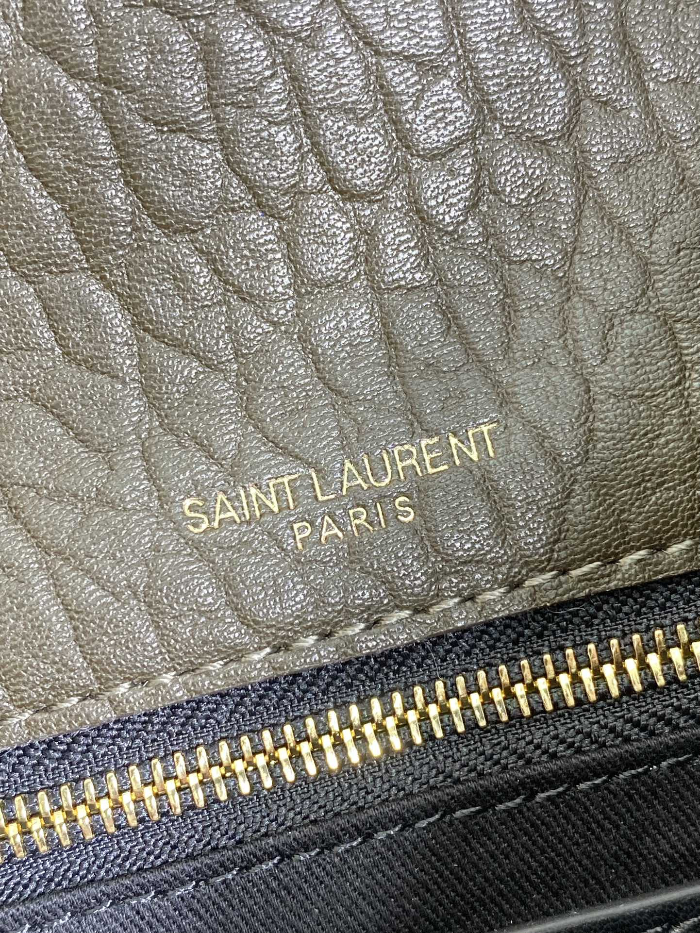 Y51 CASSANDRE large envelope pouch in lambskin 29.5x18x4.5cm