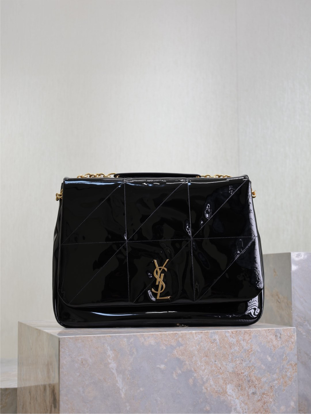 Y51 large jamie 4.3 in patent effect fabric