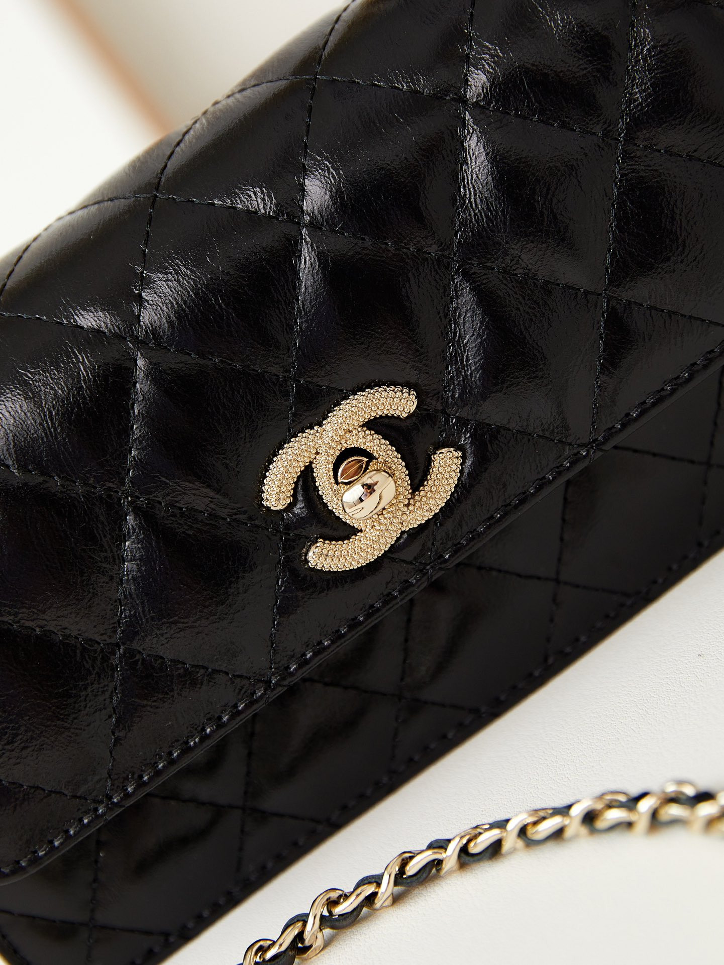 Ch**el 24P woc CLASSIC WALLET ON CHAIN 11x18.5x6cm