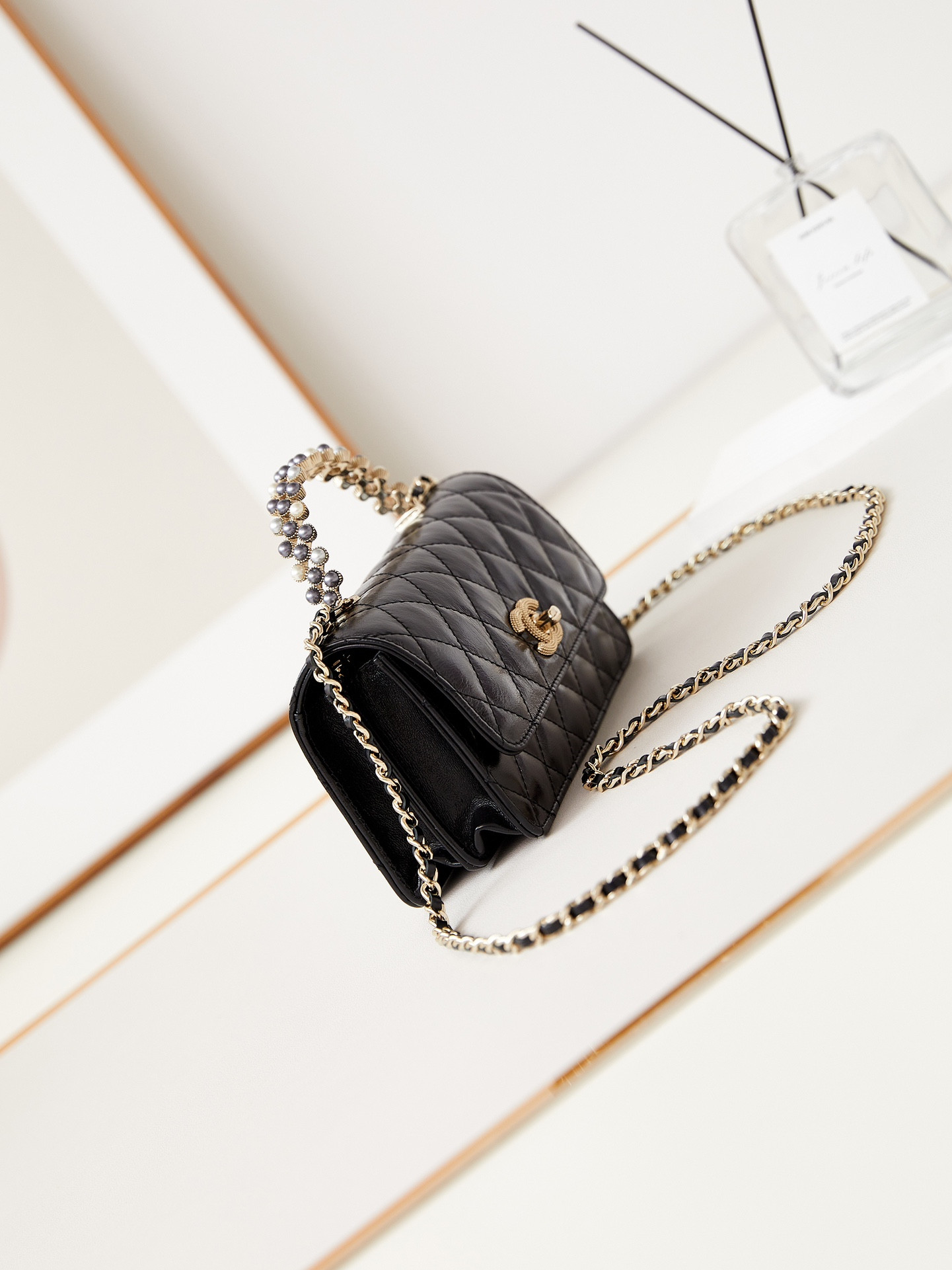 Ch**el 24P woc CLASSIC WALLET ON CHAIN 11x18.5x6cm