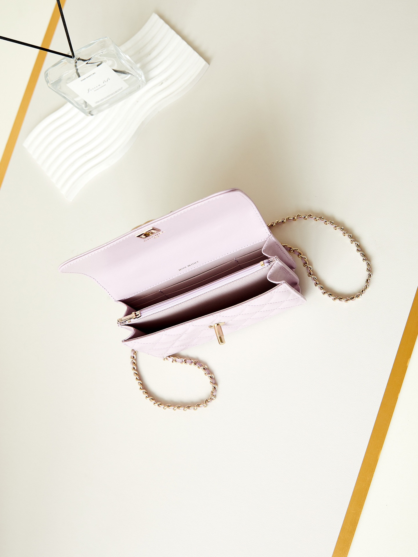 Ch**el 24P woc CLASSIC WALLET ON CHAIN 11x18.5x6cm