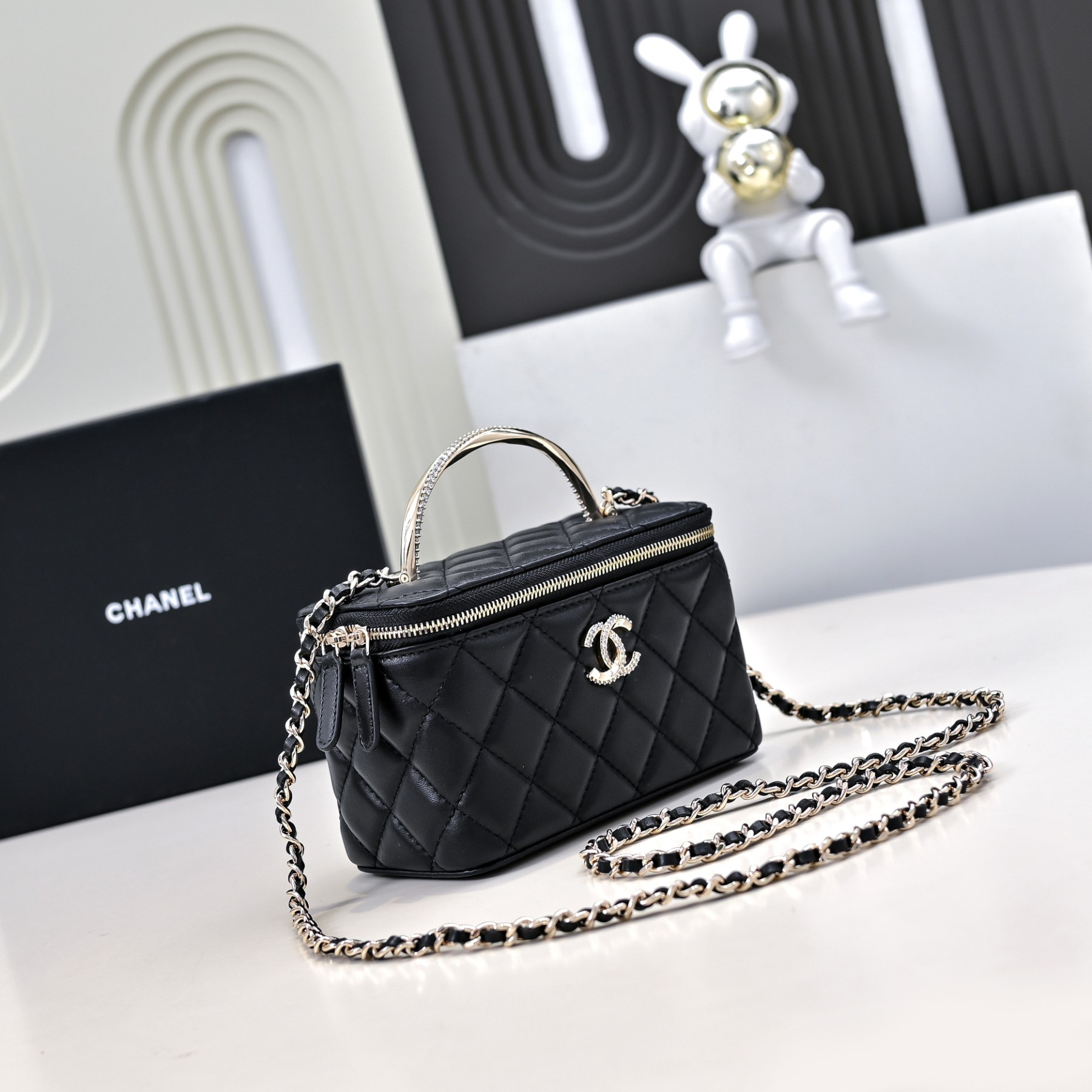 Ch**el Clutch With Chain 17cm