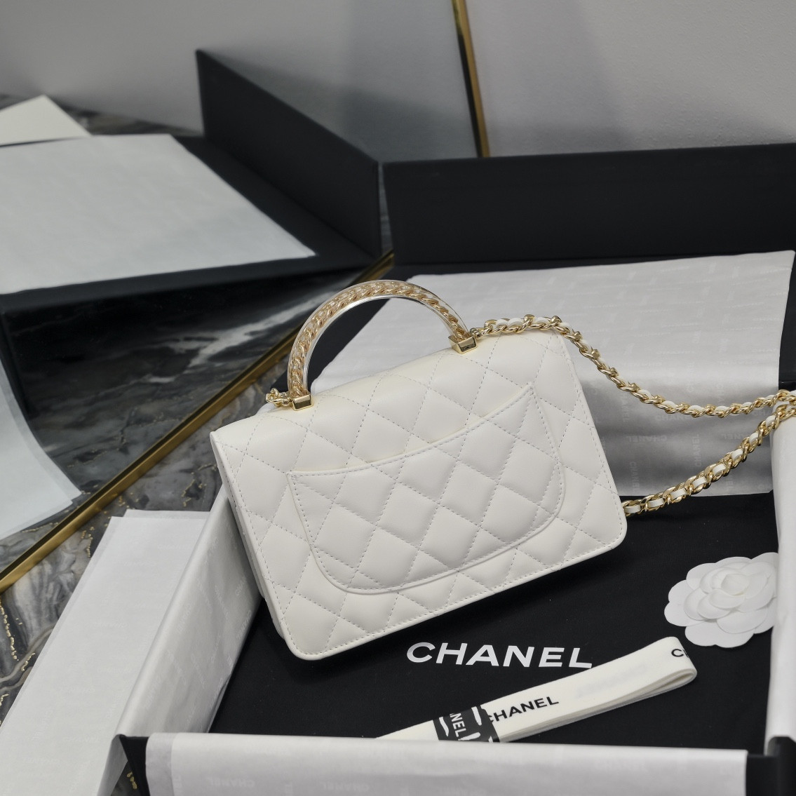Ch**el Clutch With Chain 19cm