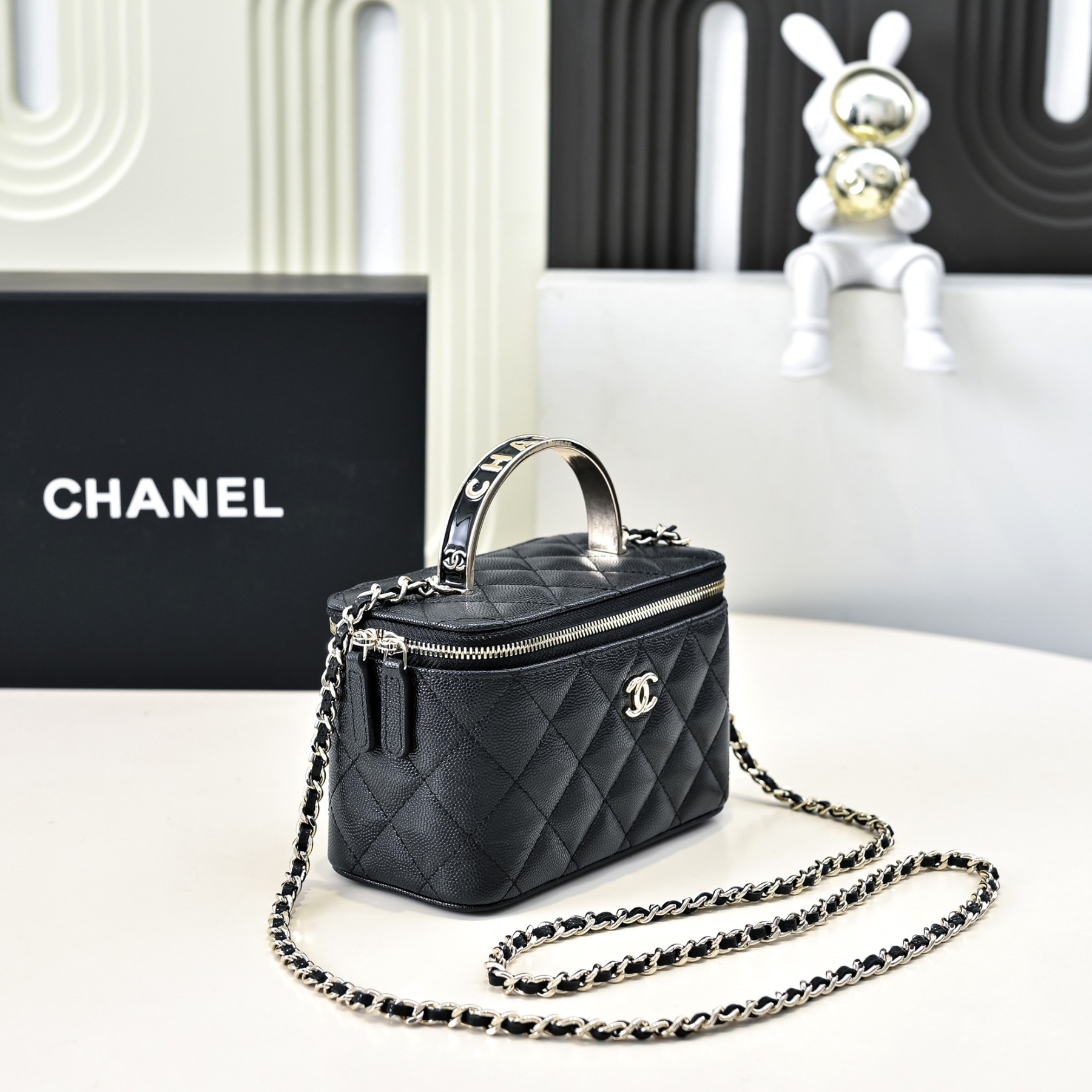 Ch**el Clutch With Chain 10x16x8cm