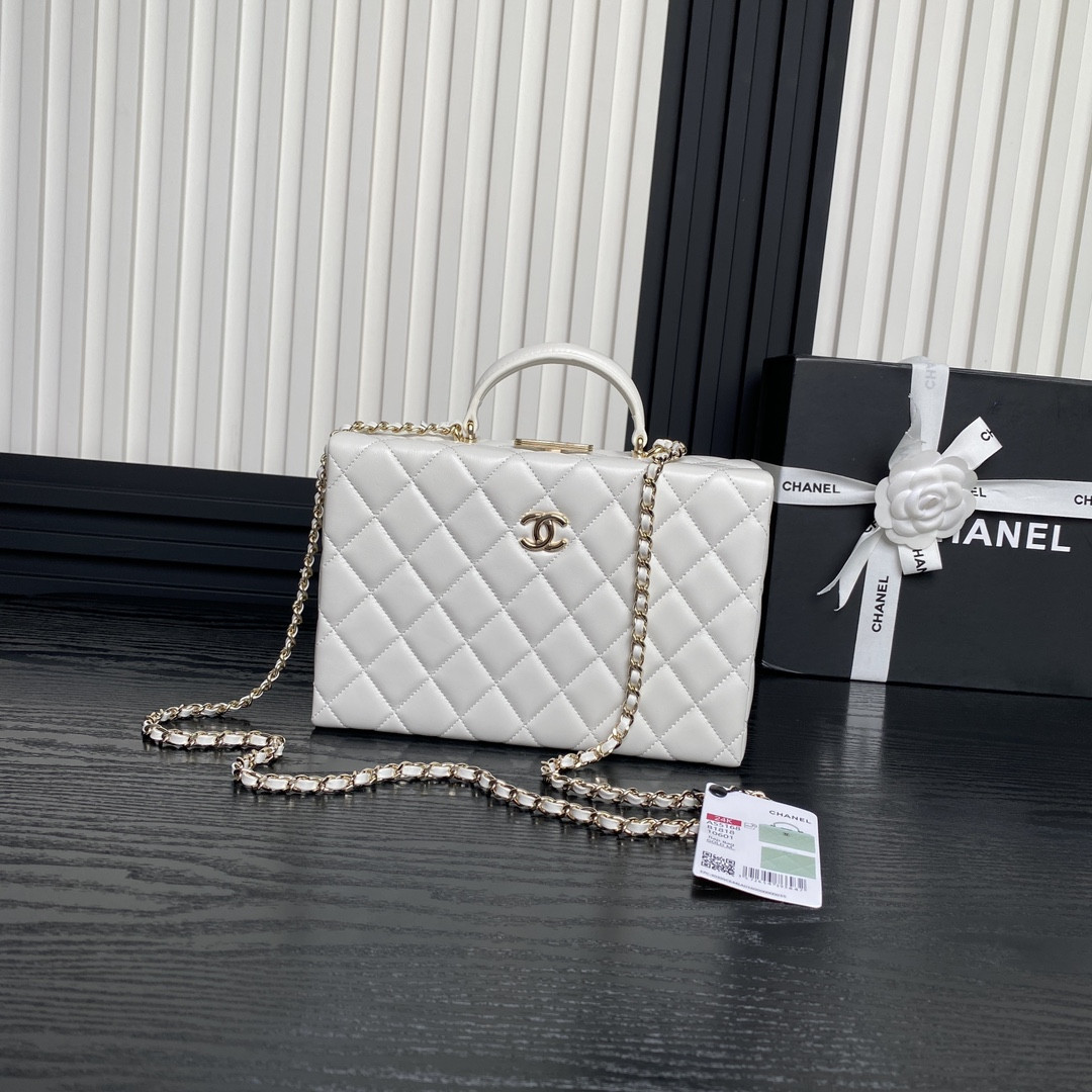 Ch**el Box bag 15x22x7.5cm
