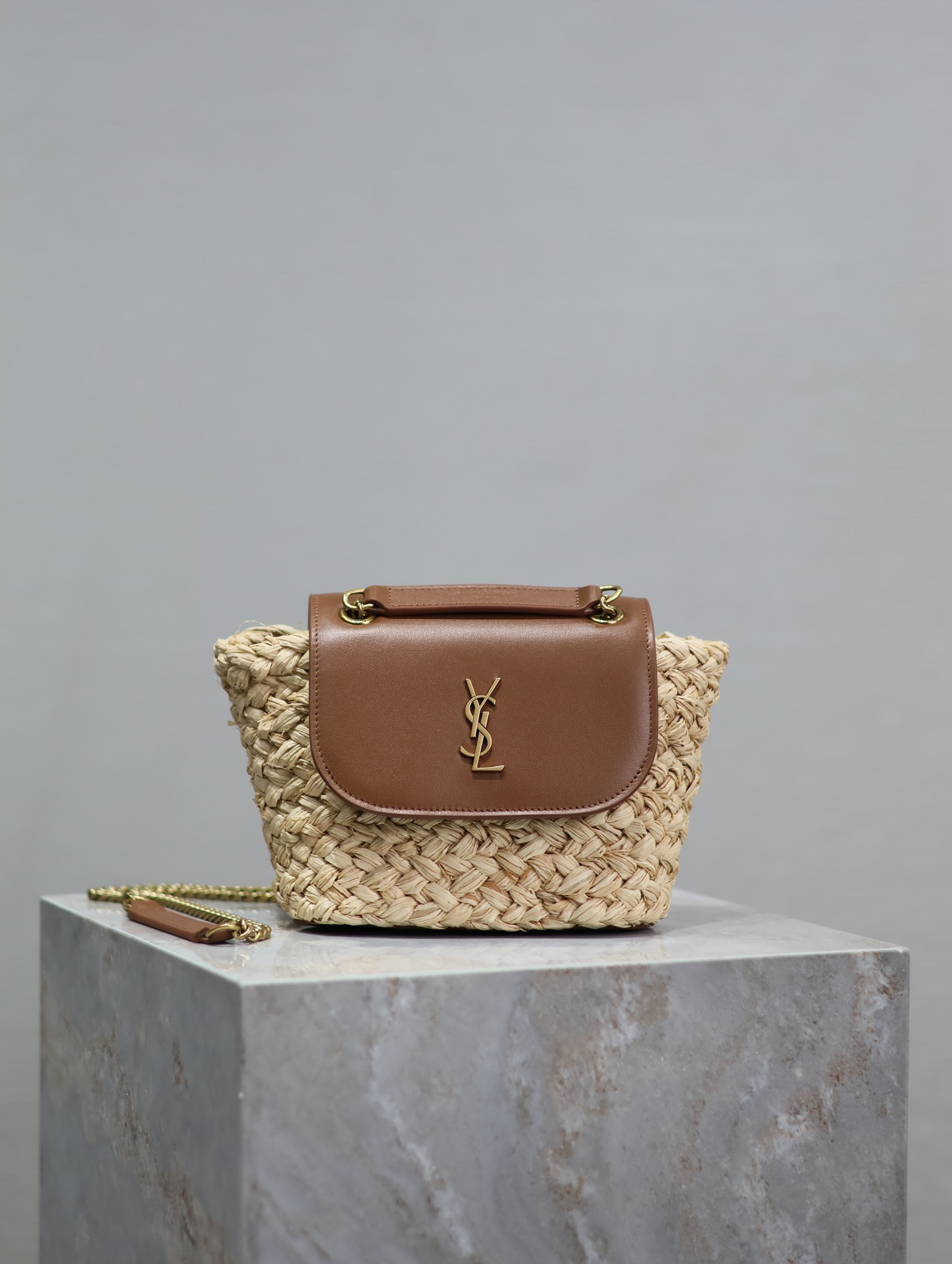 Y51 Mini manon (raffiaaged vegetable tanned leather) 774269 23x12x6cm