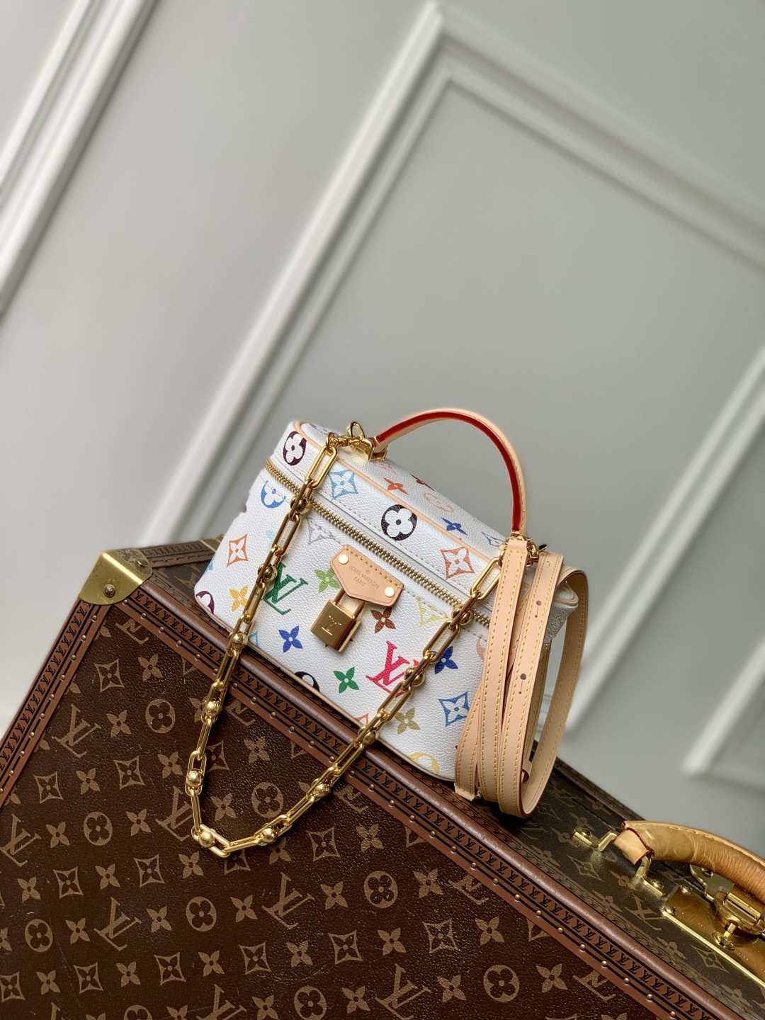 LV x TM Vanity Chain Pouch M13662 19 x 11.5 x 6.5cm