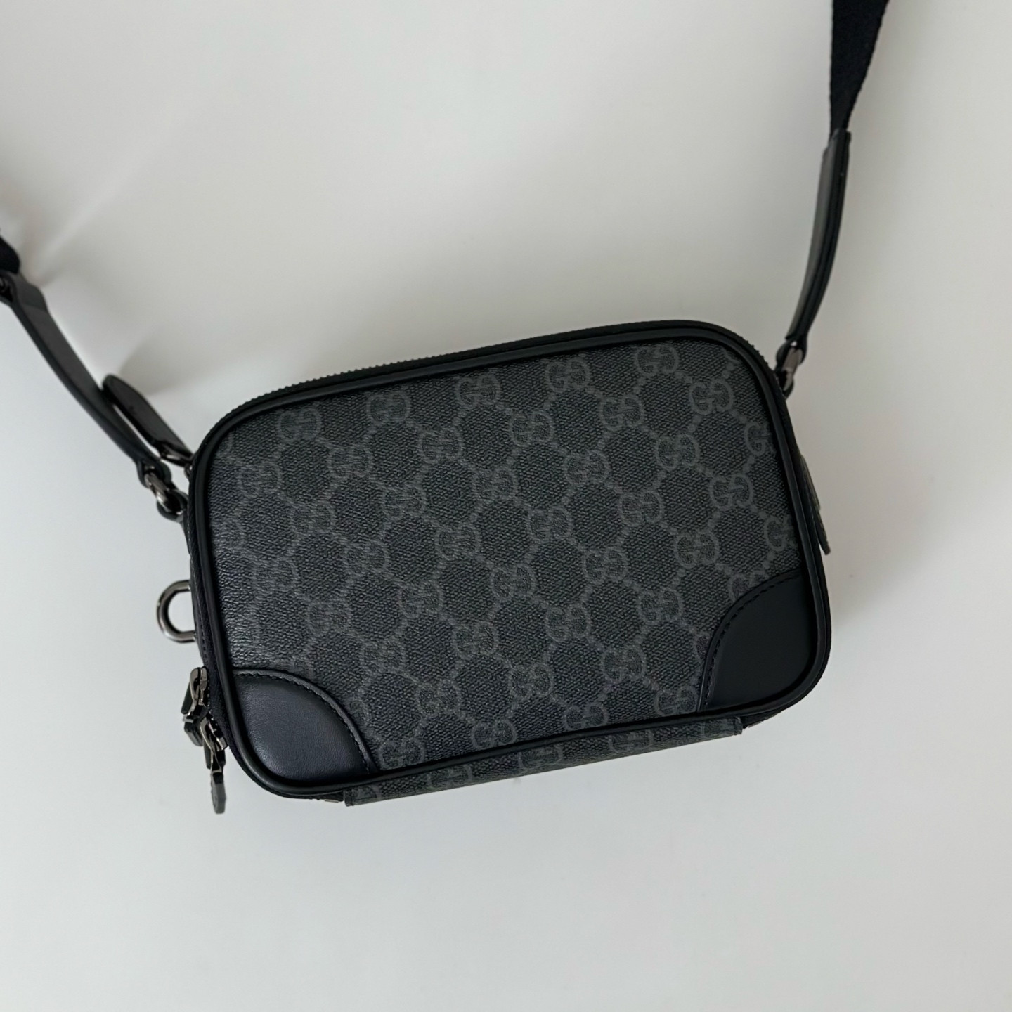 Gvc*1 GG Emblem mini crossbody bag 19x12.5x7cm