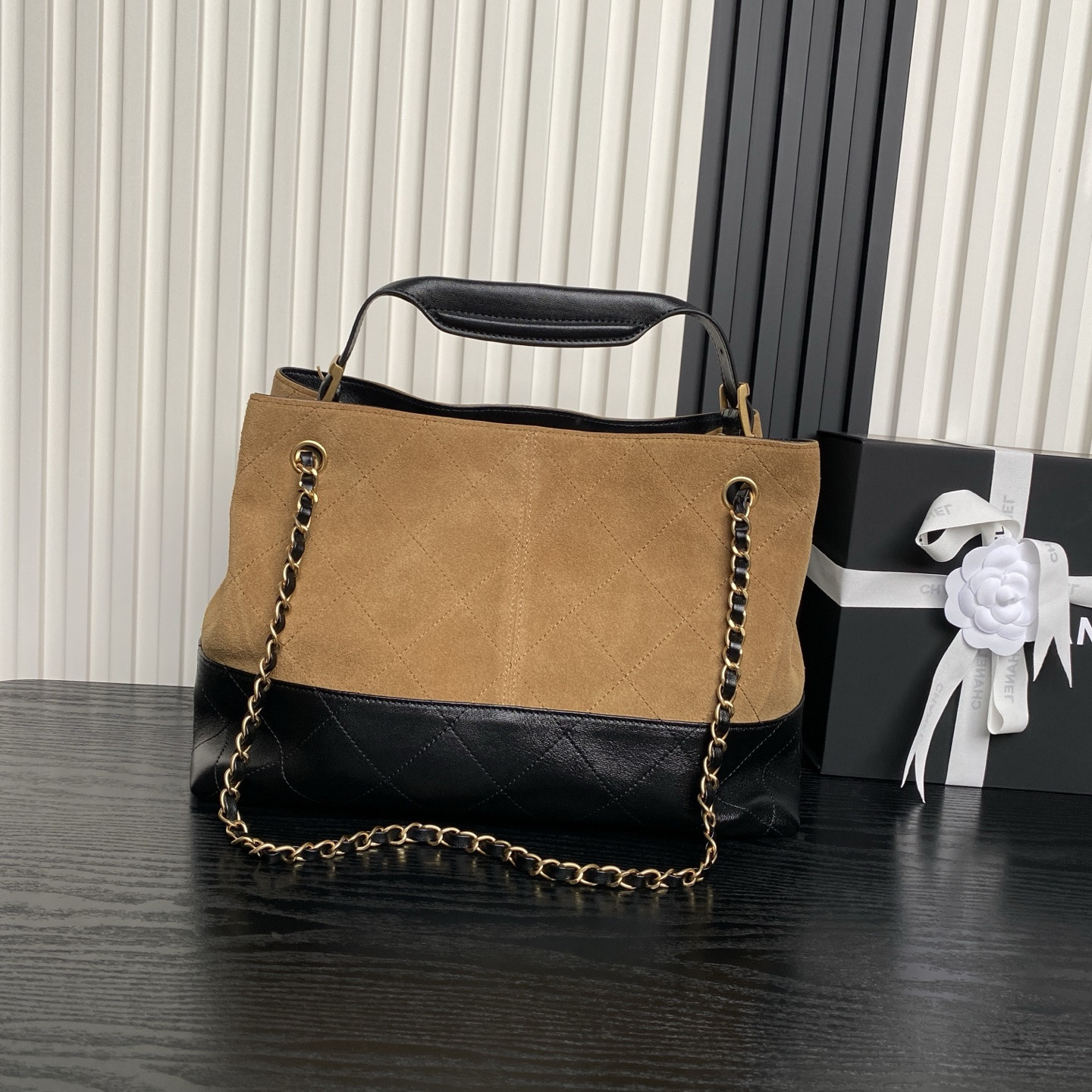 Ch**el Small Shopping Bag AS5634 24x36x14cm