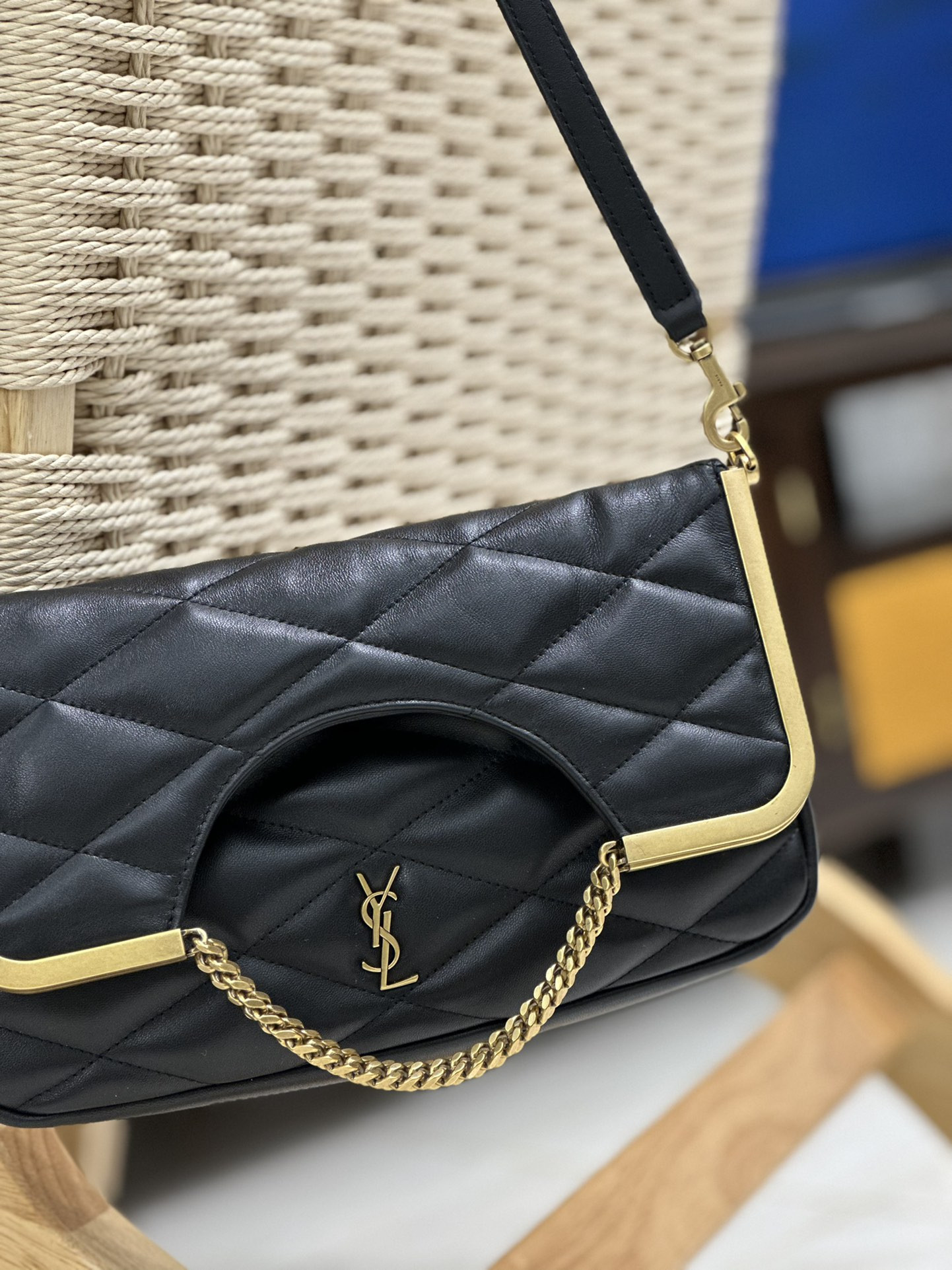 Y51 87 in quilted lambskin 26x13x5cm