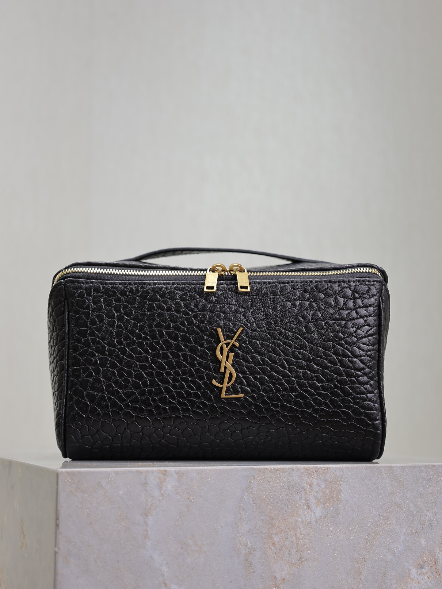Y51 GABY Vanity Case in Grained Leather 21x13x13cm