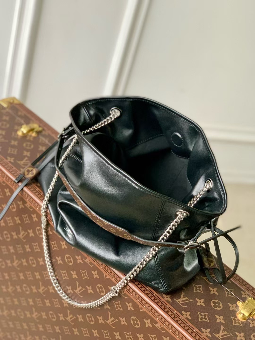 LV Off Duty Vibe MM M25545 33x24x11.5cm