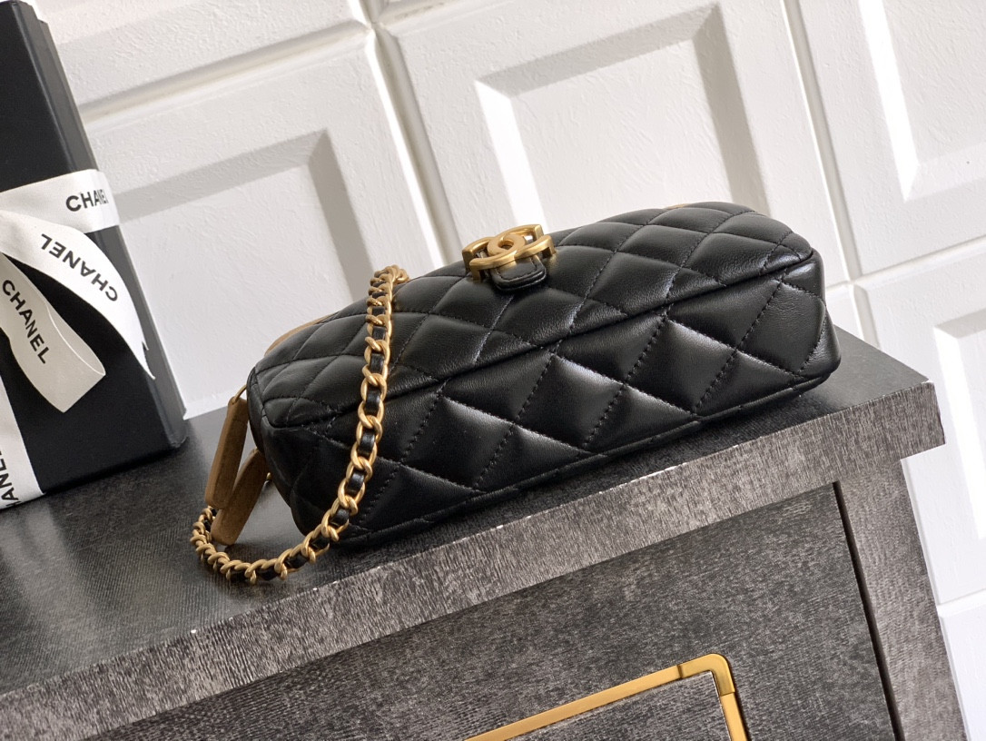 Ch**el Zipped Phone Holder With Chain AP4743 10x18x3cm