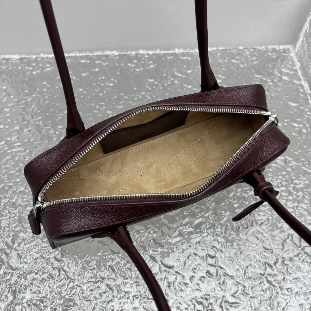 A1a1a LE TECKEL SMALL BAG IN LEATHER 27x9x8cm
