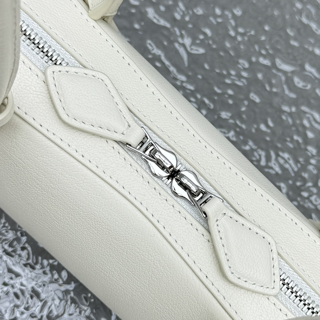 A1a1a LE TECKEL SMALL BAG 27x9x8cm