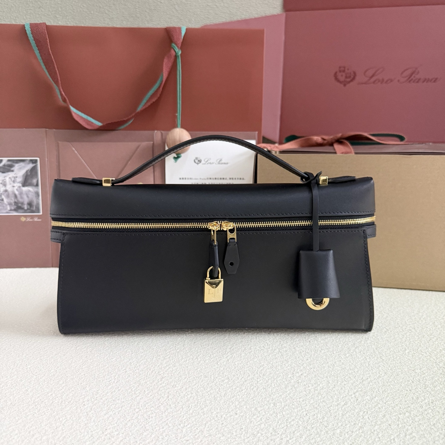 L0r0 P1ana Extra Clutch L29 29x14x3cm