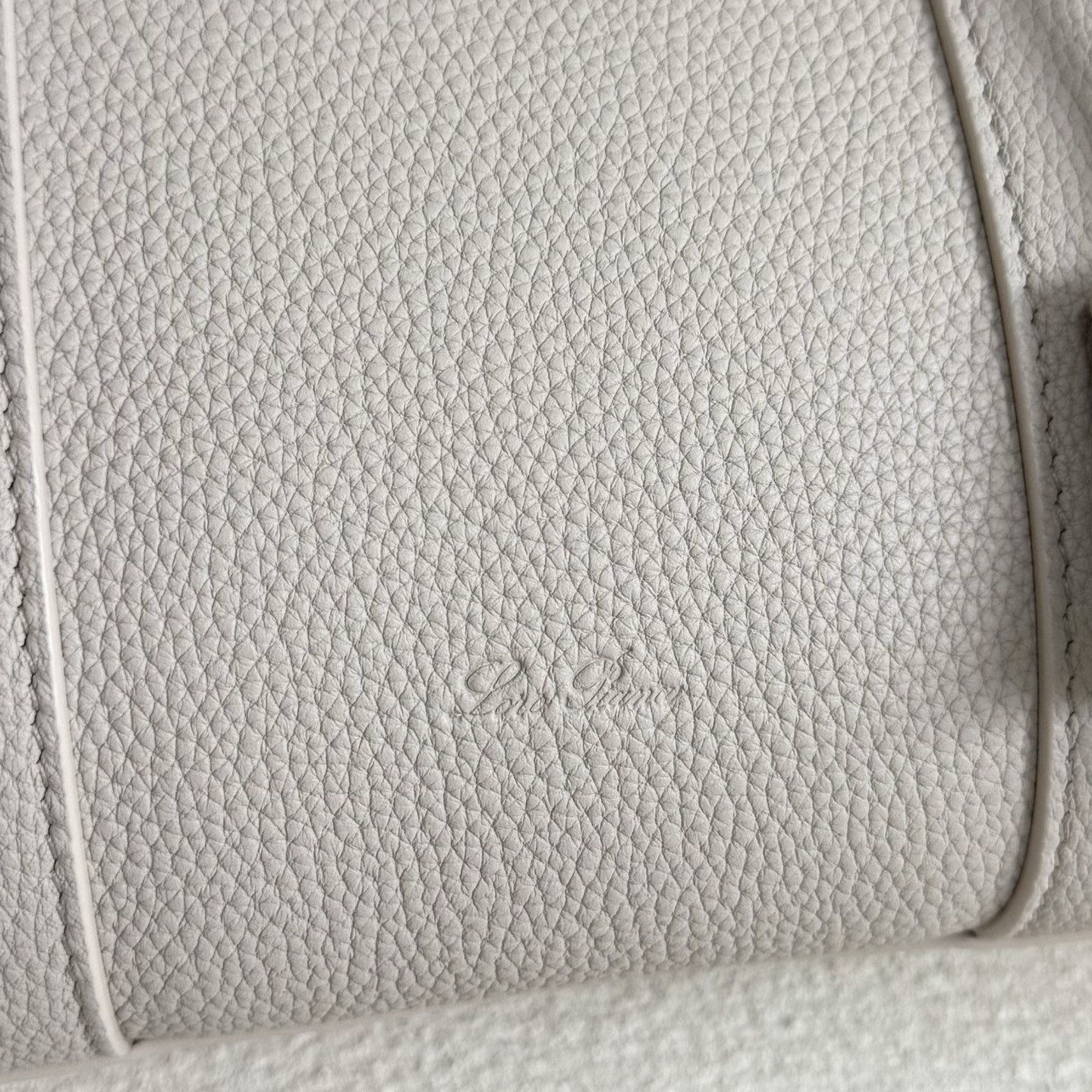 L0r0 P1ana Loom L25 Calfskin 25x18x12.5cm