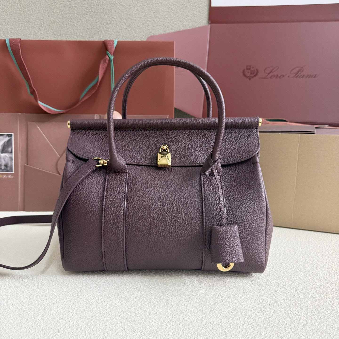 L0r0 P1ana Loom L25 Calfskin 25x18x12.5cm