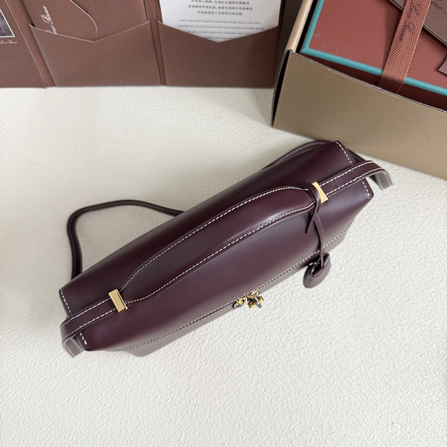 L0r0 P1ana Extra Pocket L27 Calfskin 16x27x10cm