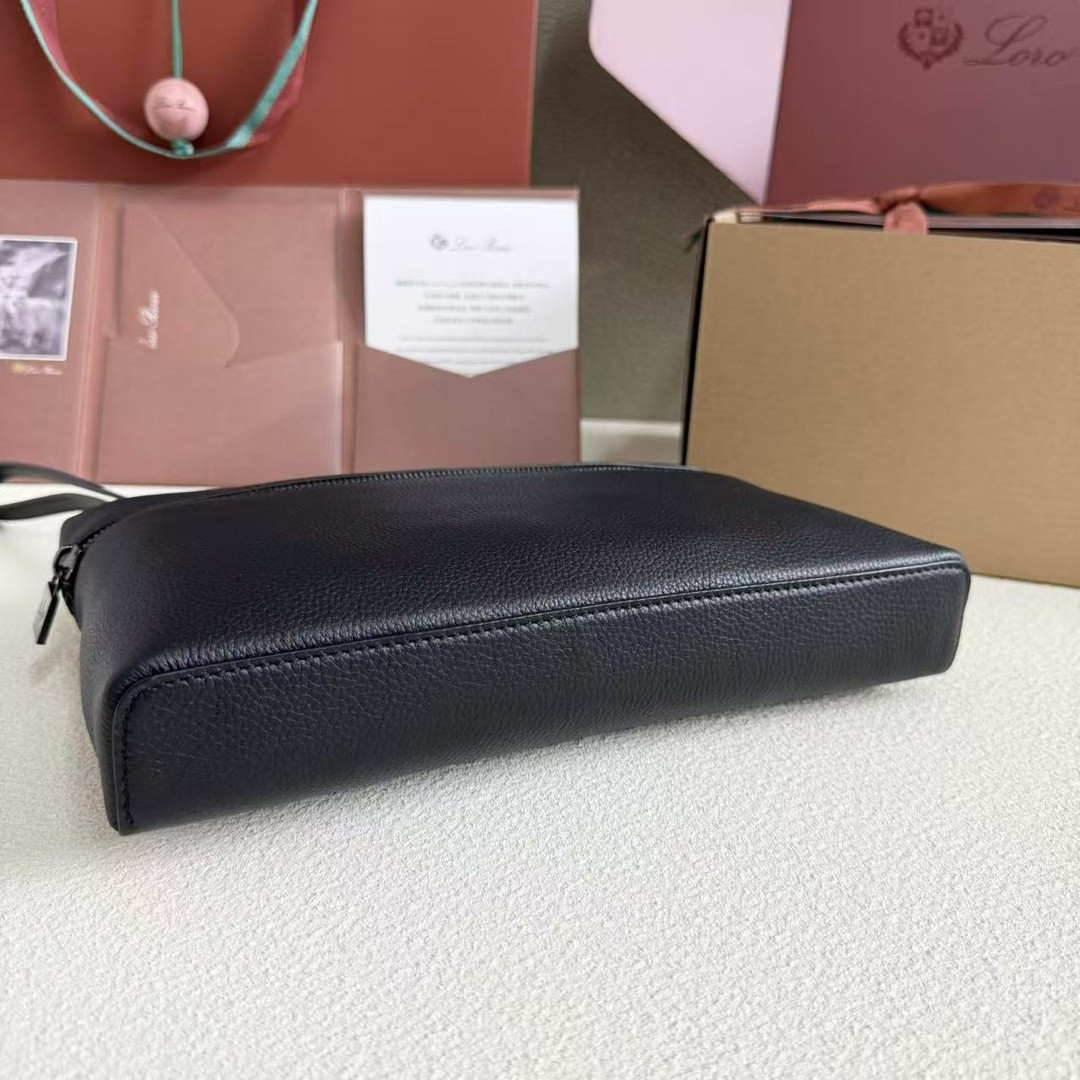 L0r0 P1ana Extra pouch L29 29x18x5cm