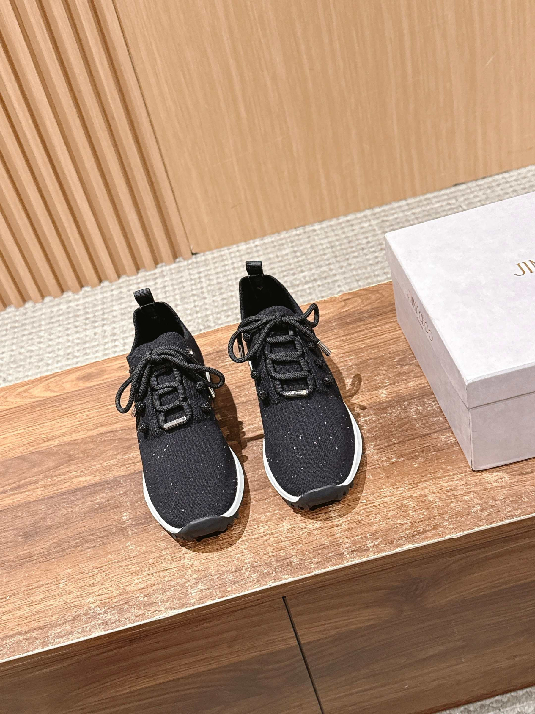 UA J1m*y Ch00 Casual Sneakers
