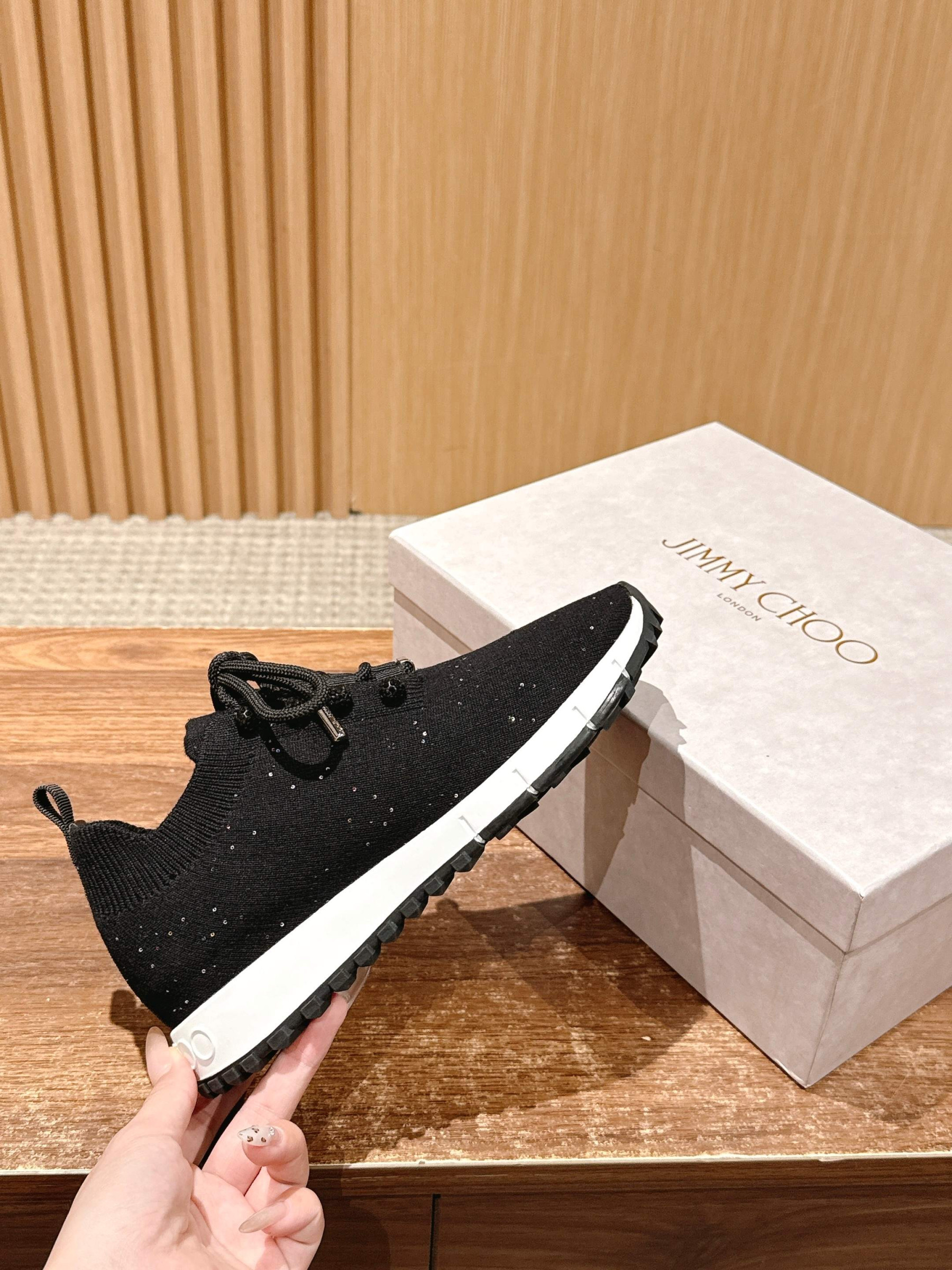 UA J1m*y Ch00 Casual Sneakers