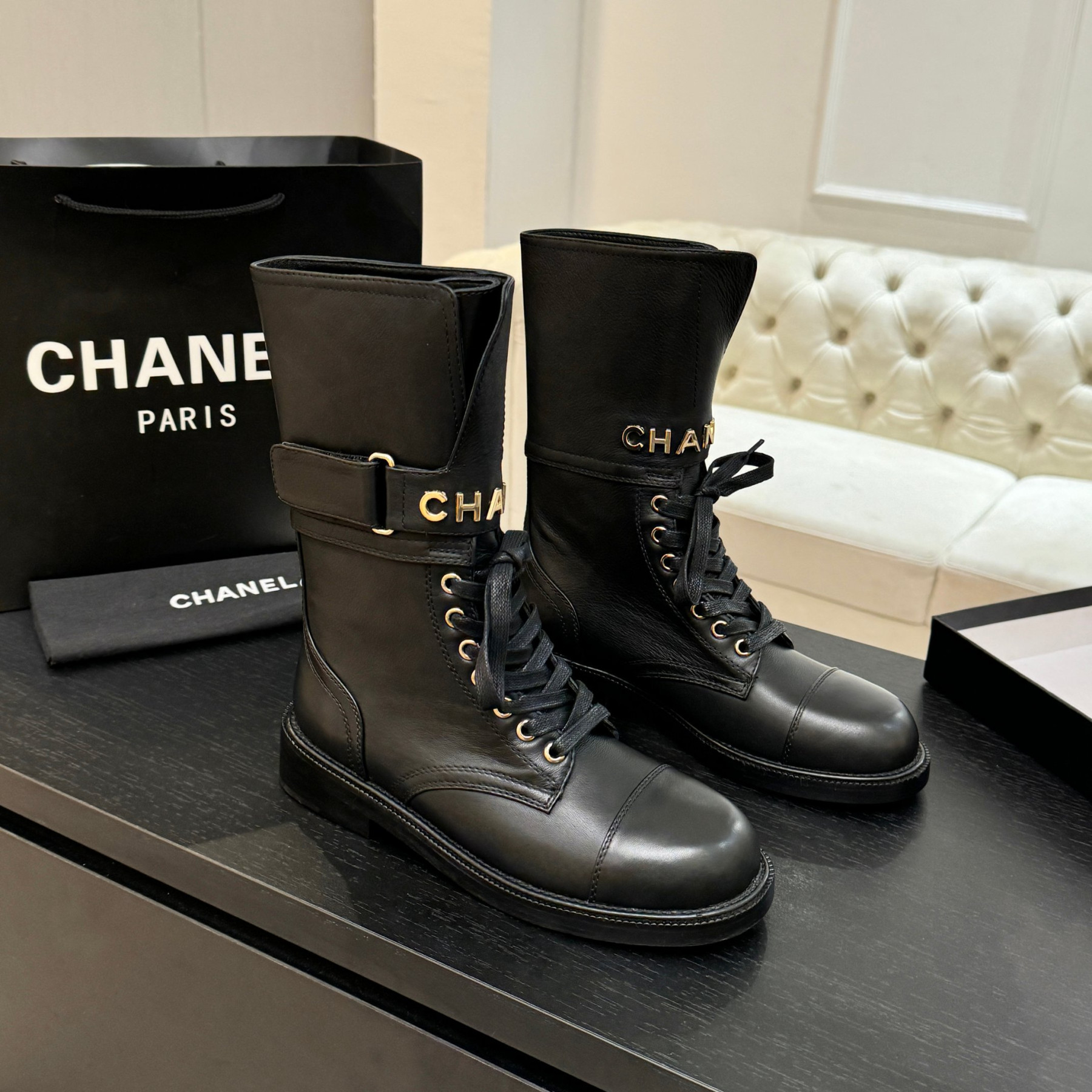 UA Ch**el Boot