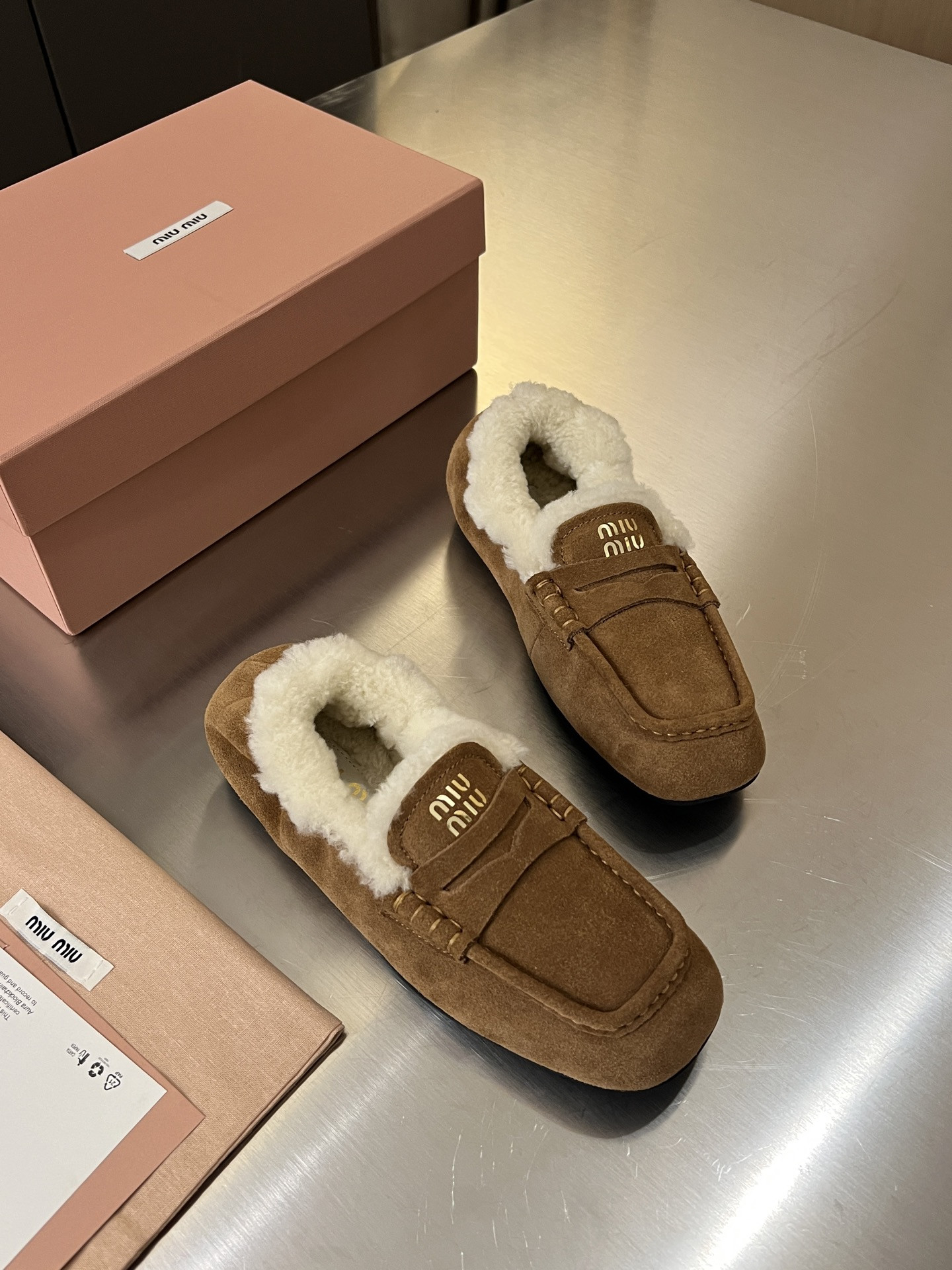 ua M1v M1v ruches suede loafers