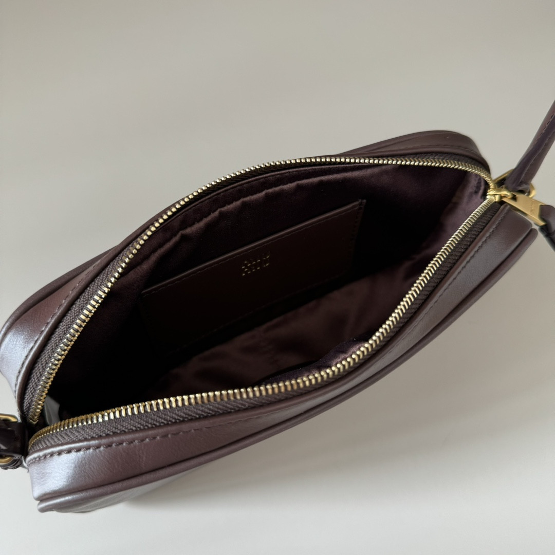 M1v M1v leather pouch 10x20x4.5cm