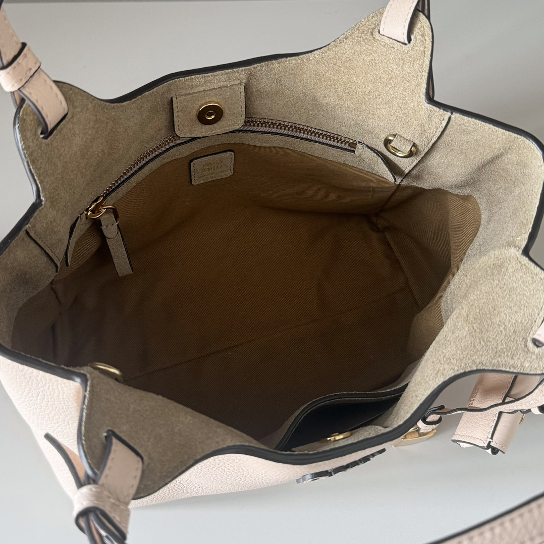 M1v M1v leather handbag 20x25.5x13cm