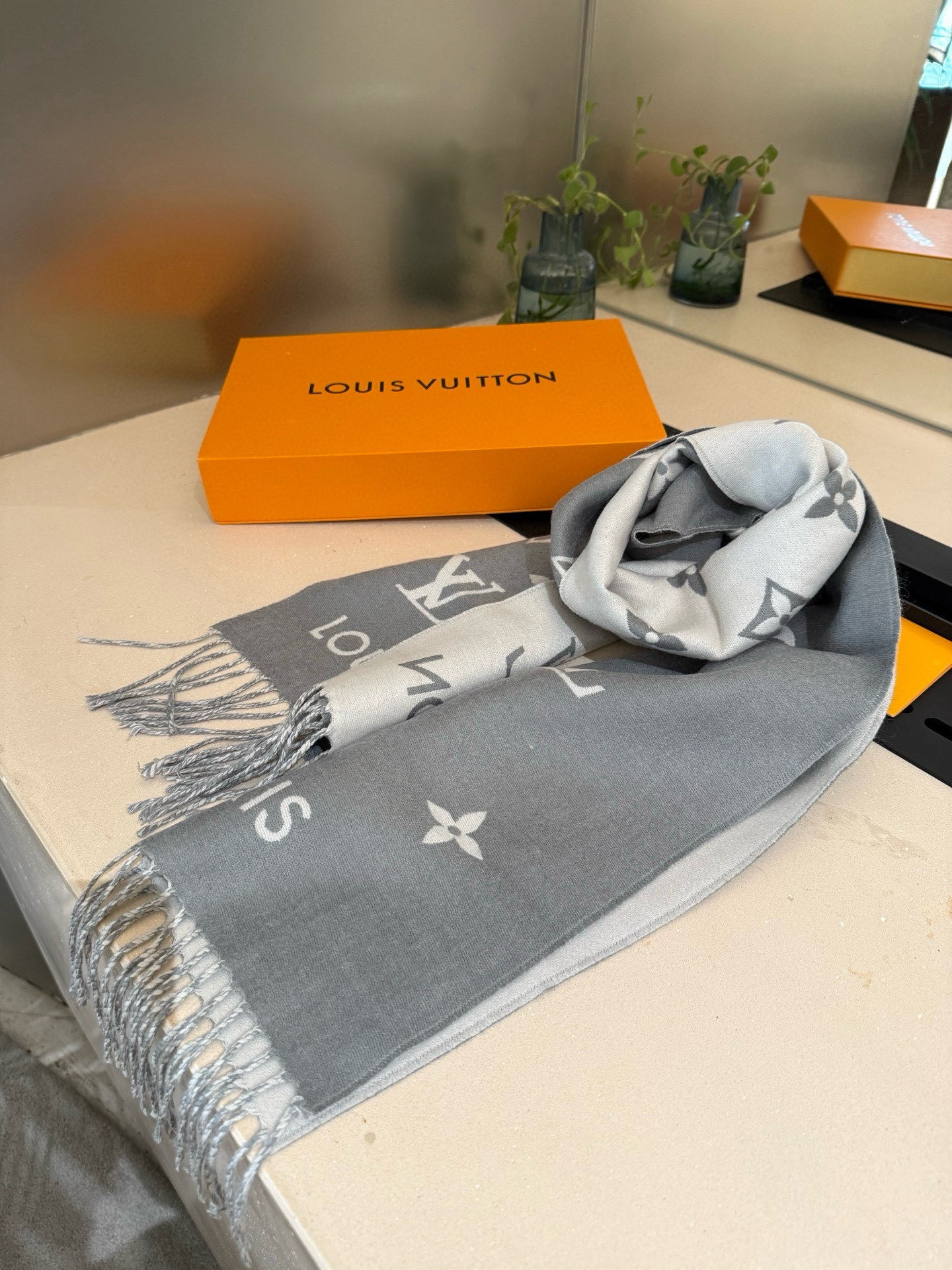 l0vis Vvtt0n monogram scarf 35x185cm