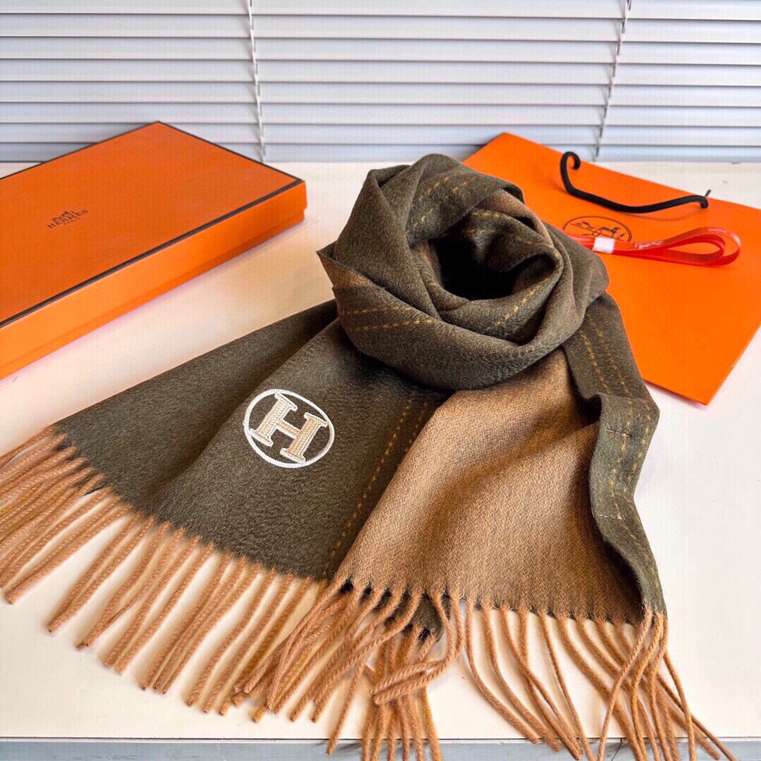 H**me5 Ripple-patterned Cashmere scarf 35x200cm