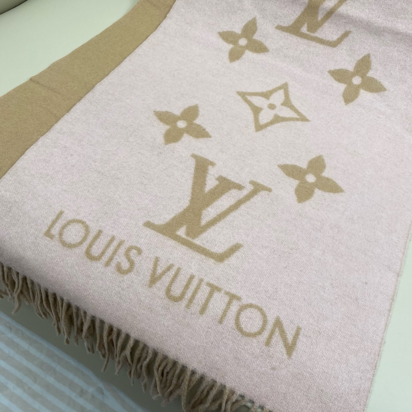 l0vis Vvtt0n reykjavik scarf 45x190cm 100% cashmere