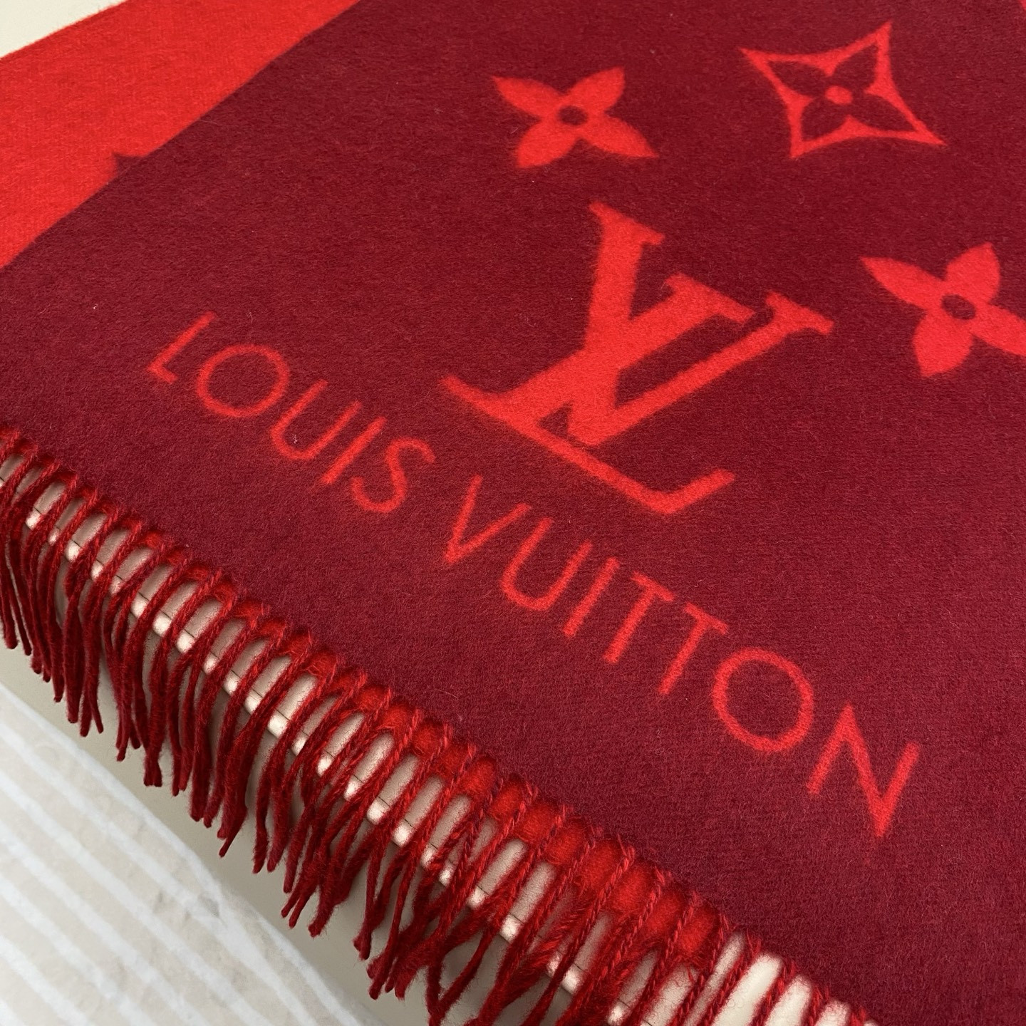 l0vis Vvtt0n reykjavik scarf 45x190cm 100% cashmere