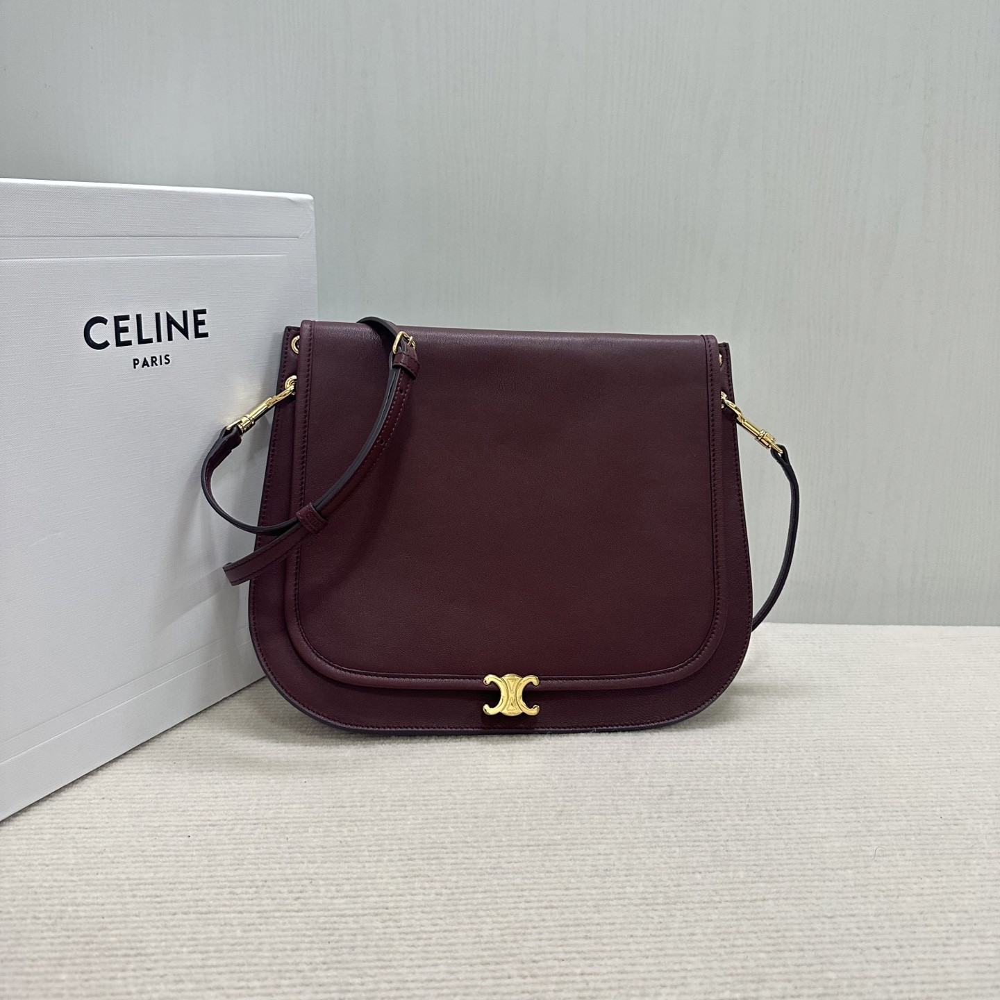 Ce1i*e SOFT TRIOMPHE BESACE IN S*pPLE SHINY LAMBSKIN 34x25x13cm