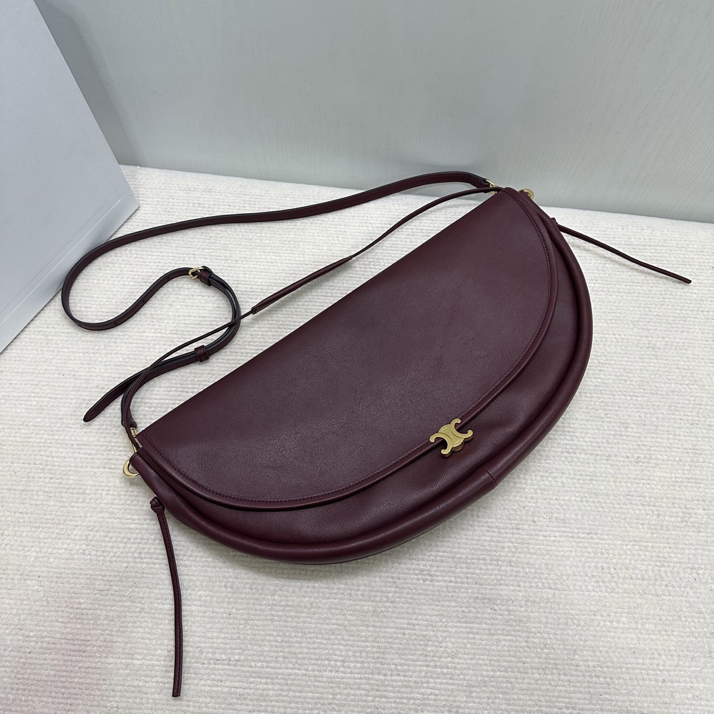 Ce1i*e HALFMOON SOFT TRIOMPHE BAG IN S*pPLE SHINY LAMBSKIN 46x19x10cm