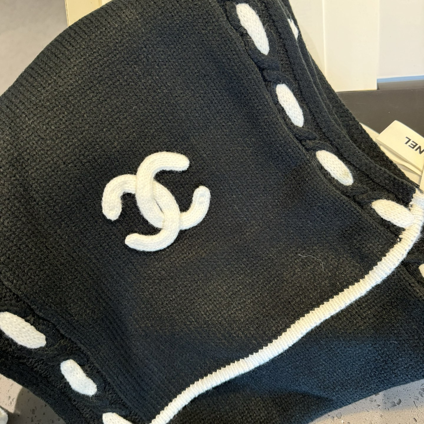 Ch**el scarf 32x170cm 100% cashmere