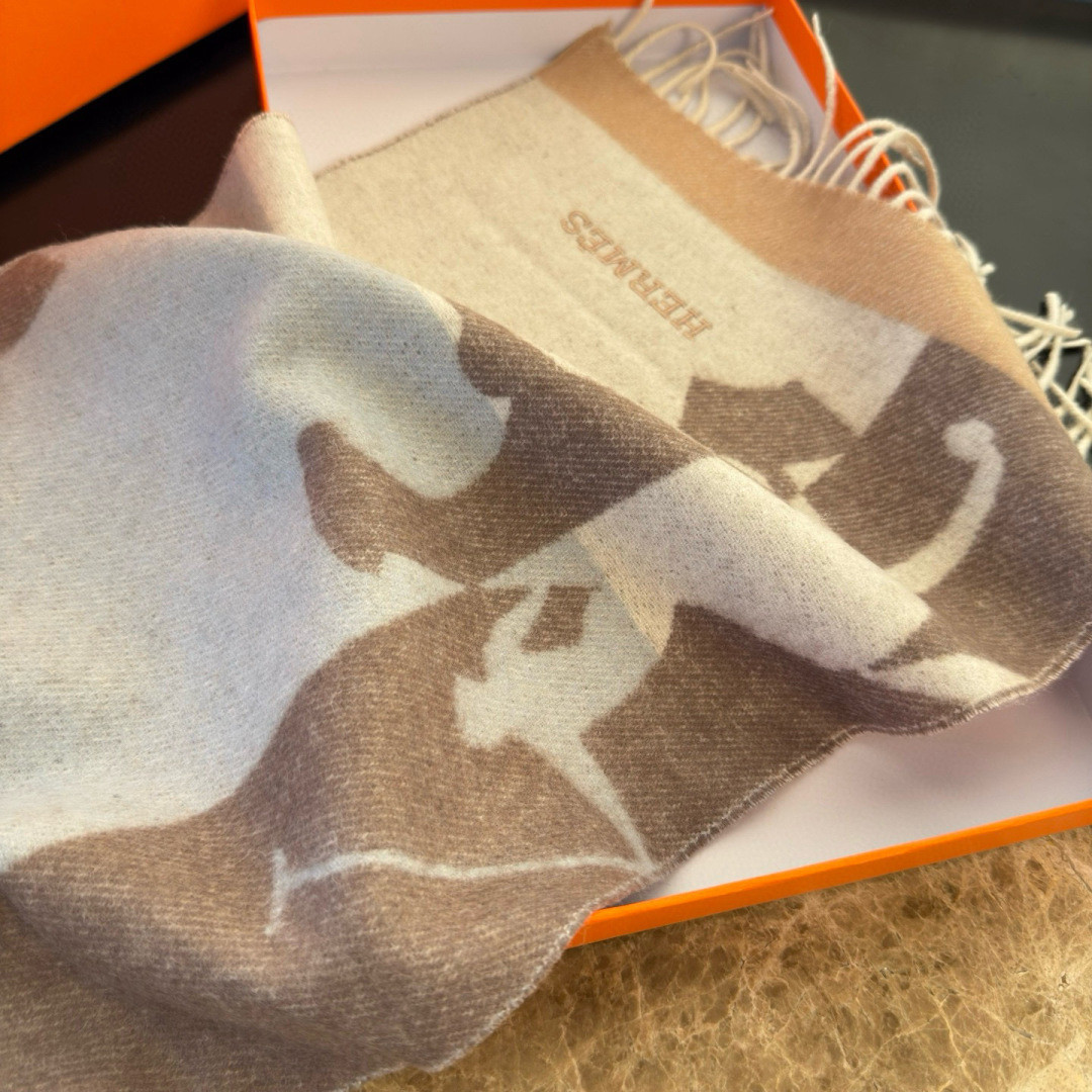 H**me5 scarf 30x168cm