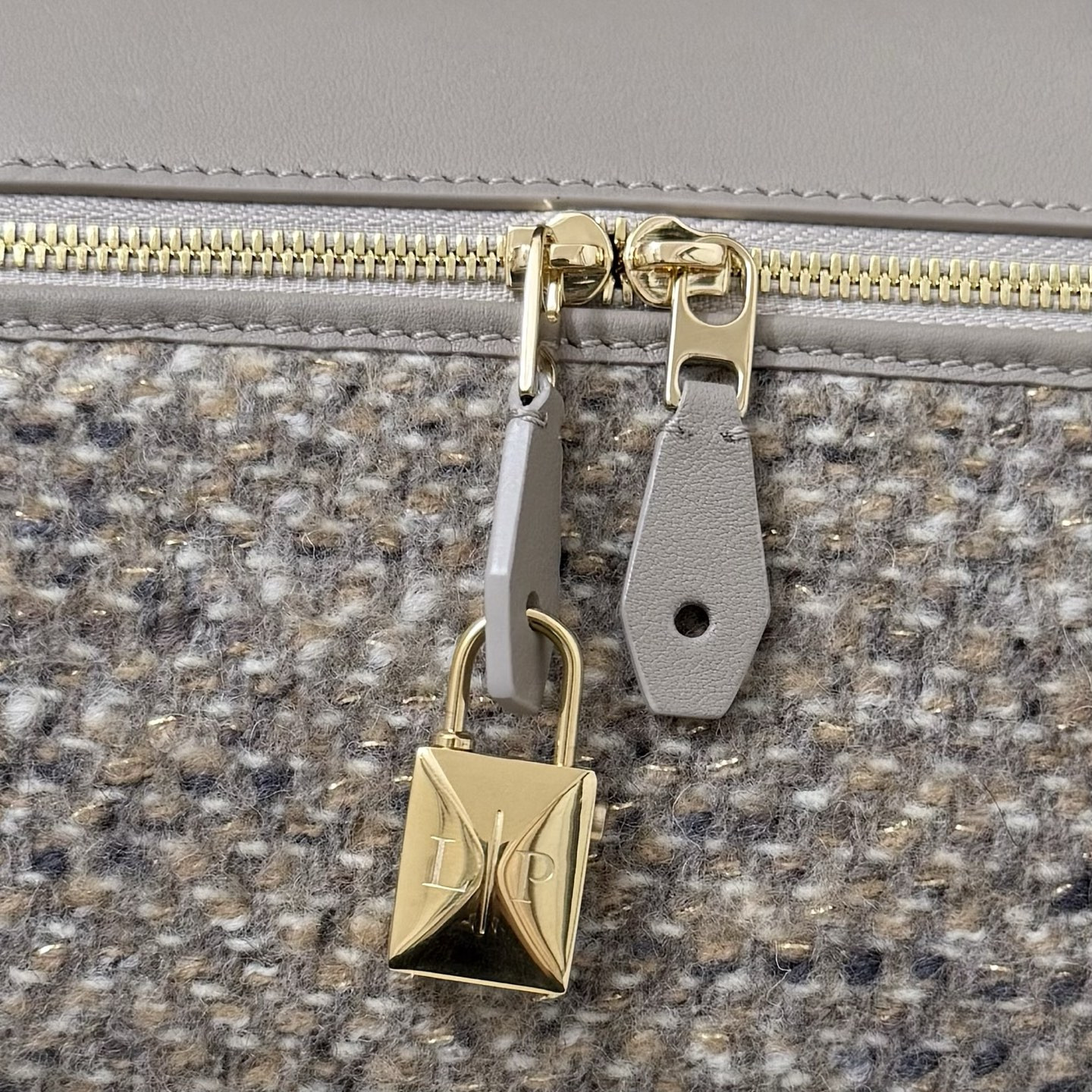 L0r0 P1ana Extra Bag L23 23x12x7cm
