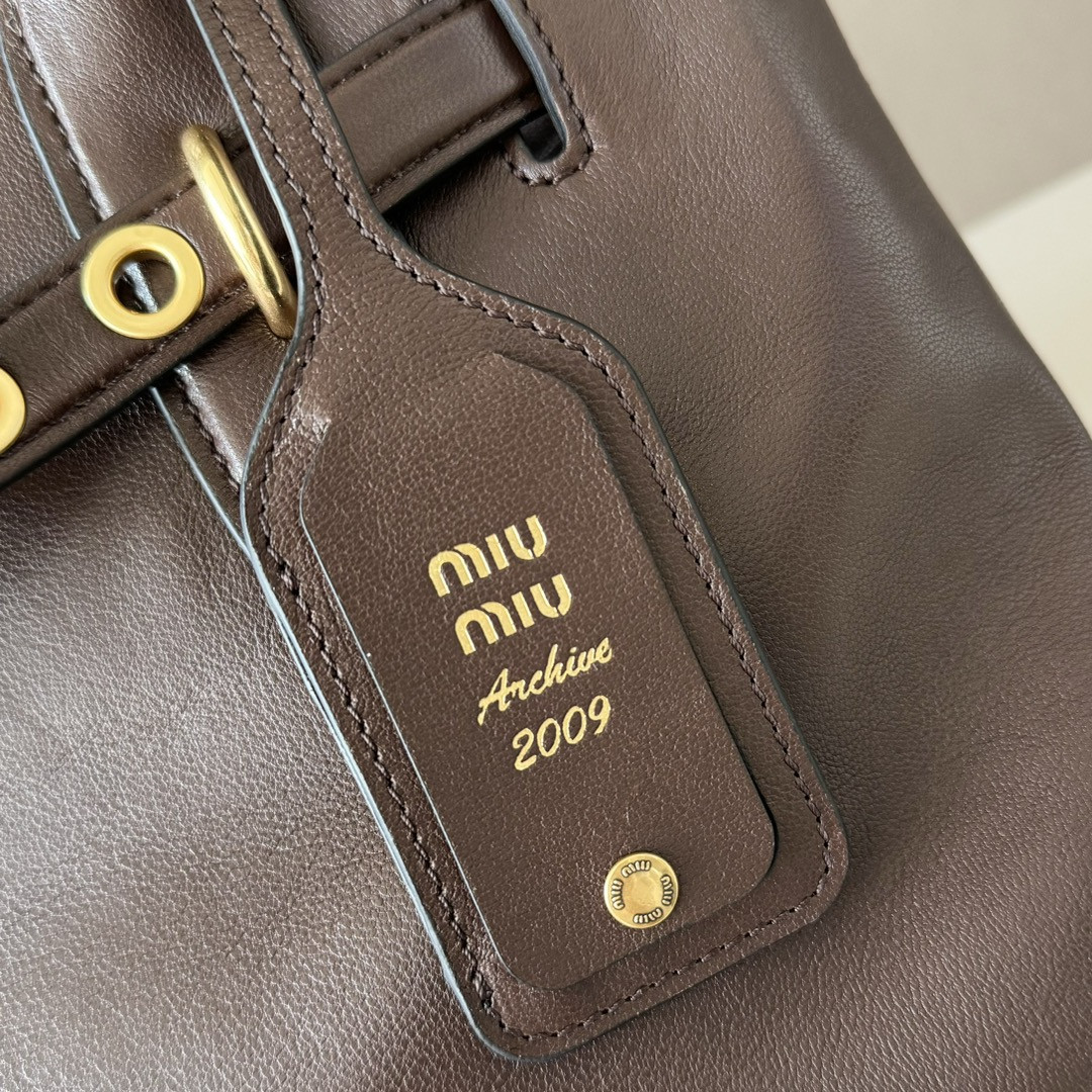 M1v M1v aventure nappa leather handbag 22x30x10cm