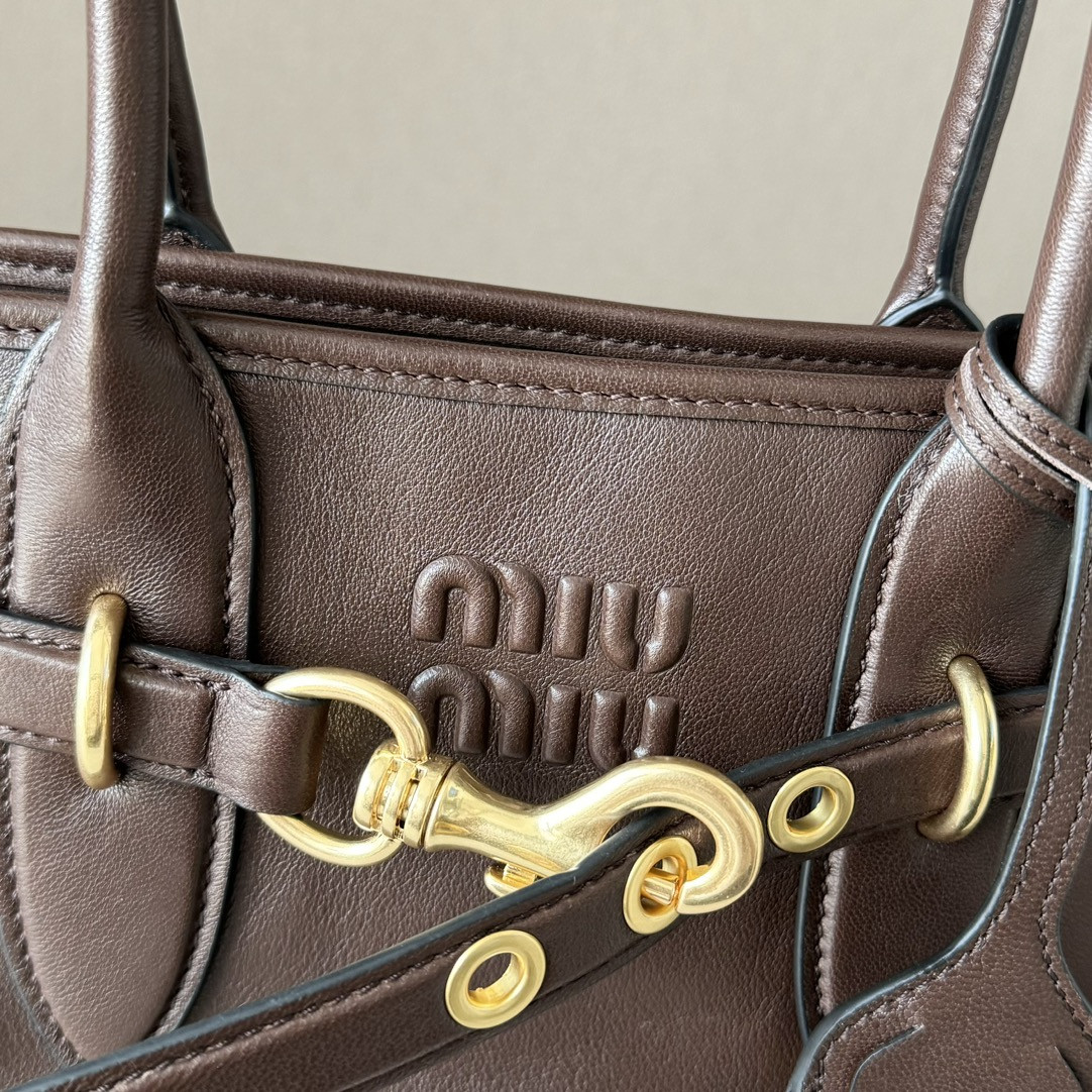 M1v M1v aventure nappa leather handbag 22x30x10cm