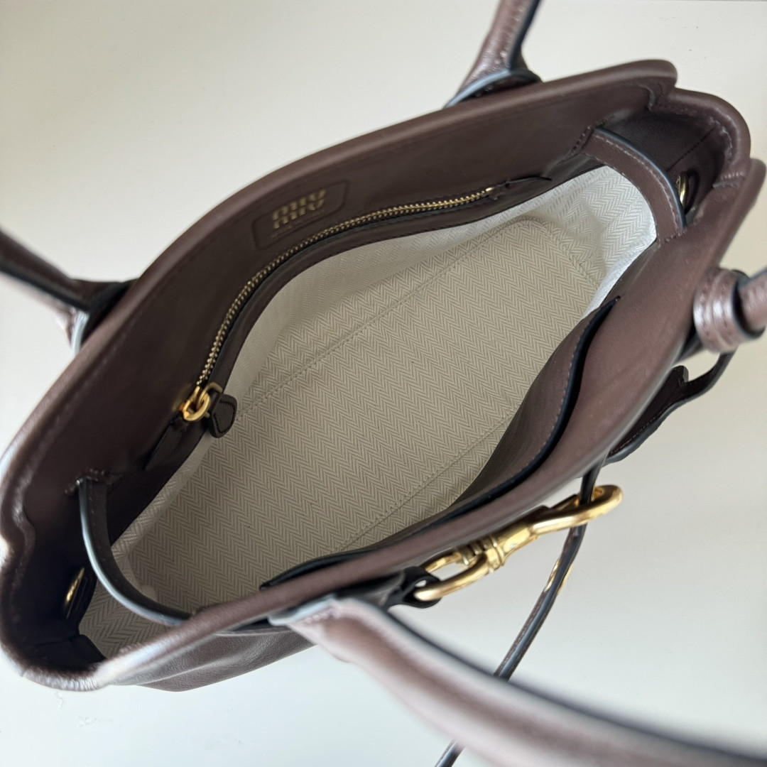 M1v M1v aventure nappa leather handbag 22x30x10cm